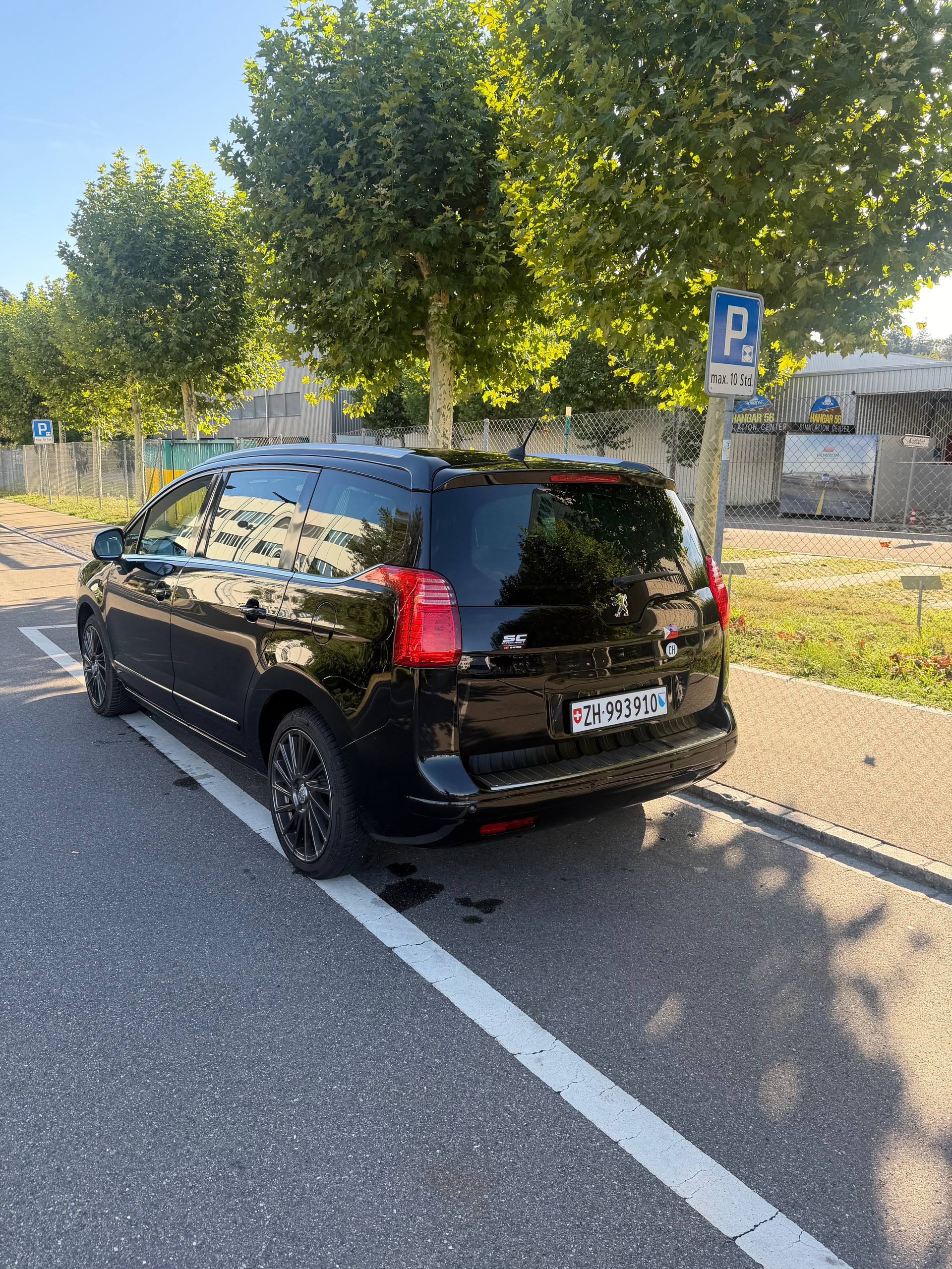 PEUGEOT 5008 1.6 16V T Sport Pack Automatic-image-2