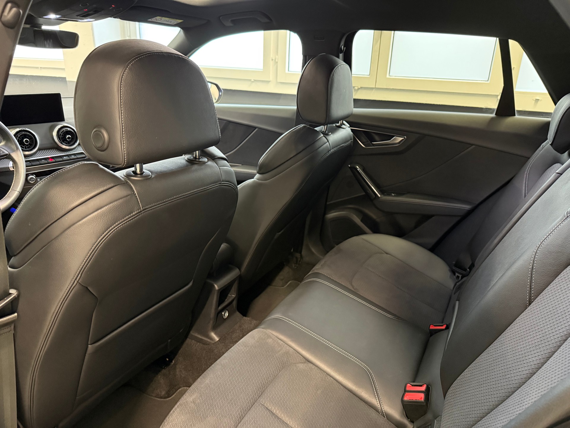 AUDI Q2 35 TFSI S line S-tronic-image-19