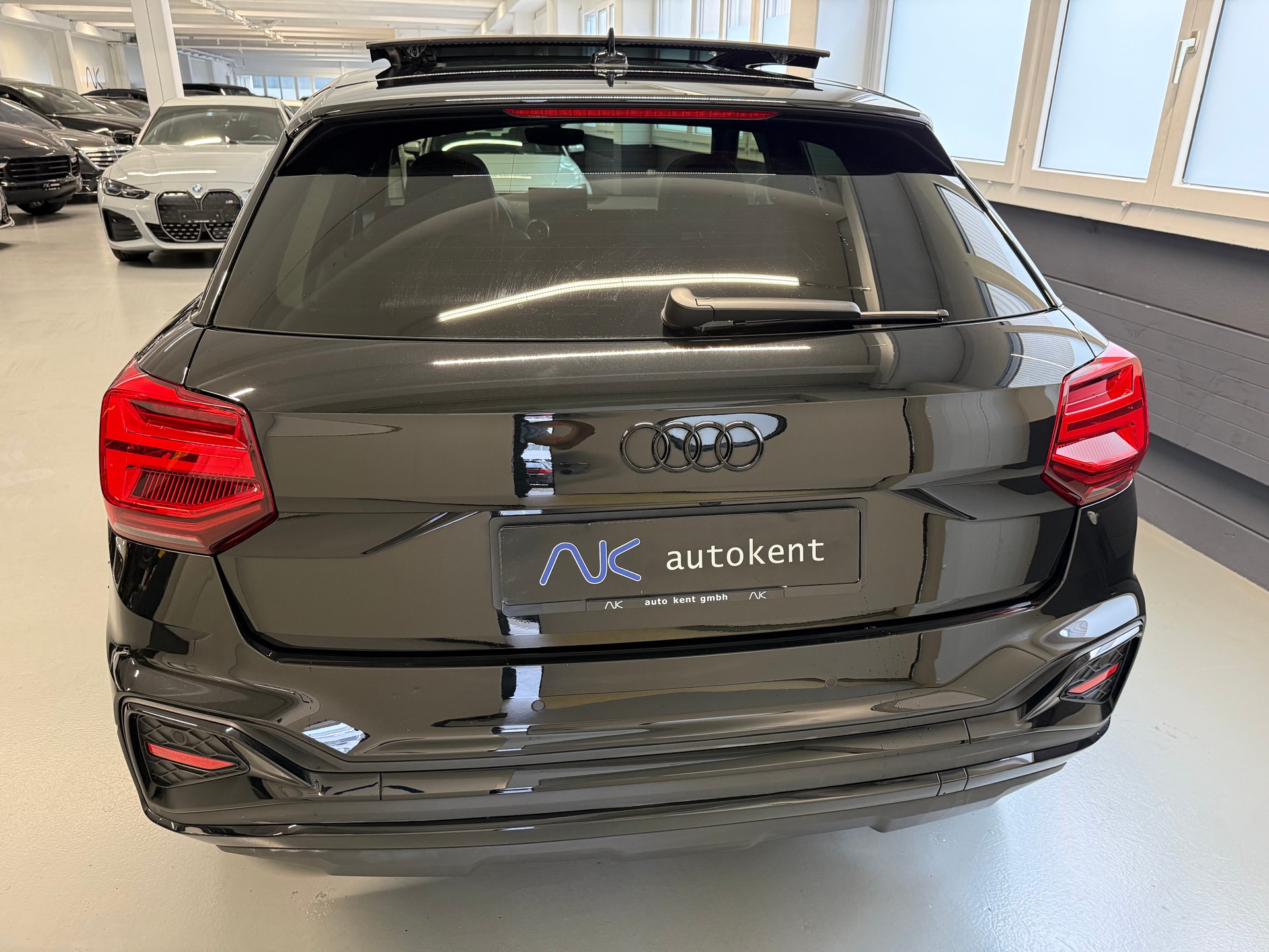 AUDI Q2 35 TFSI S line S-tronic-image-4