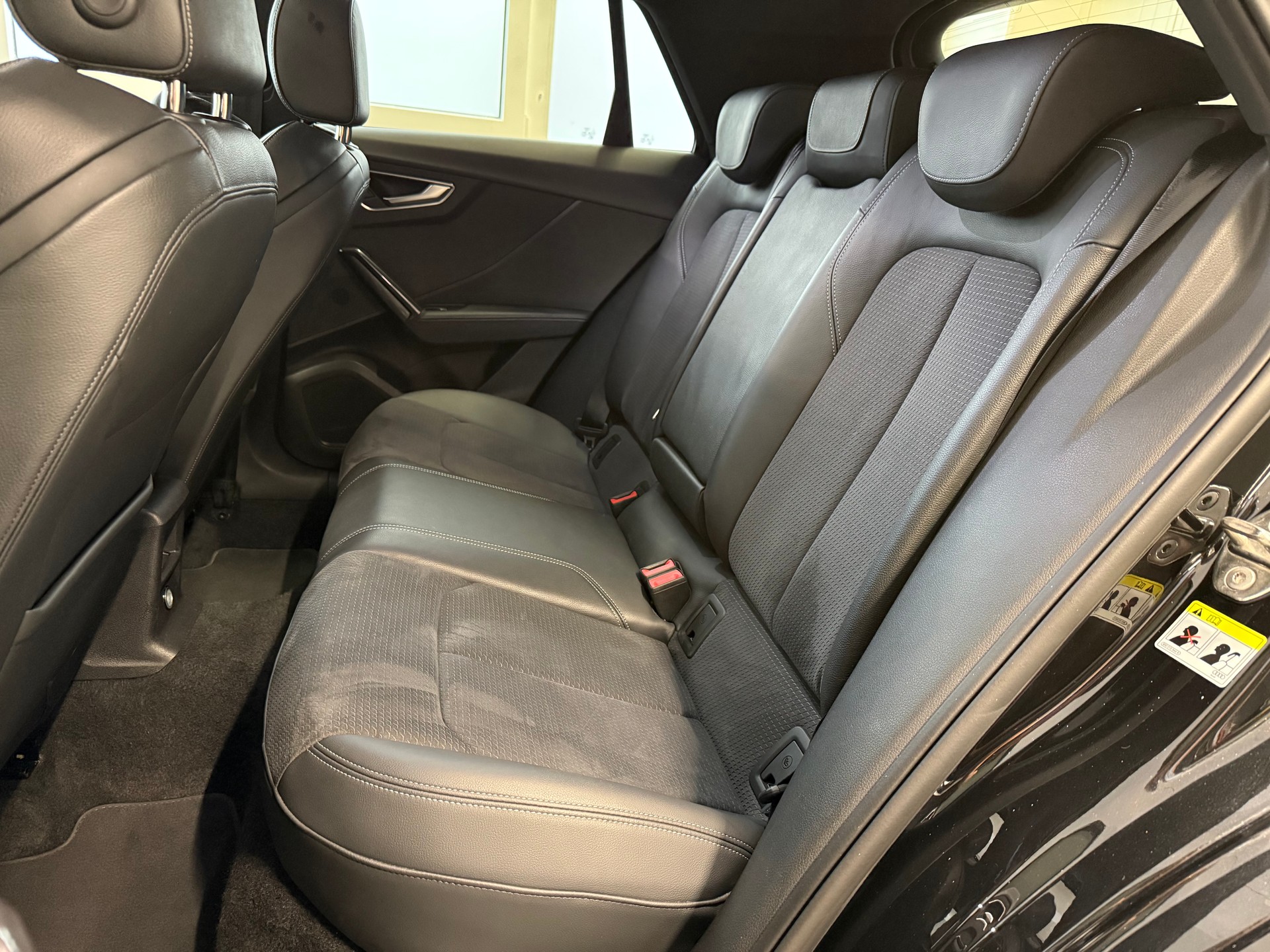 AUDI Q2 35 TFSI S line S-tronic-image-22