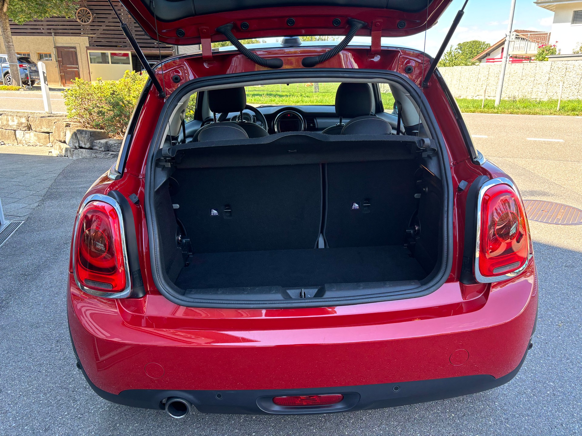 MINI Cooper Classic Edition-image-4