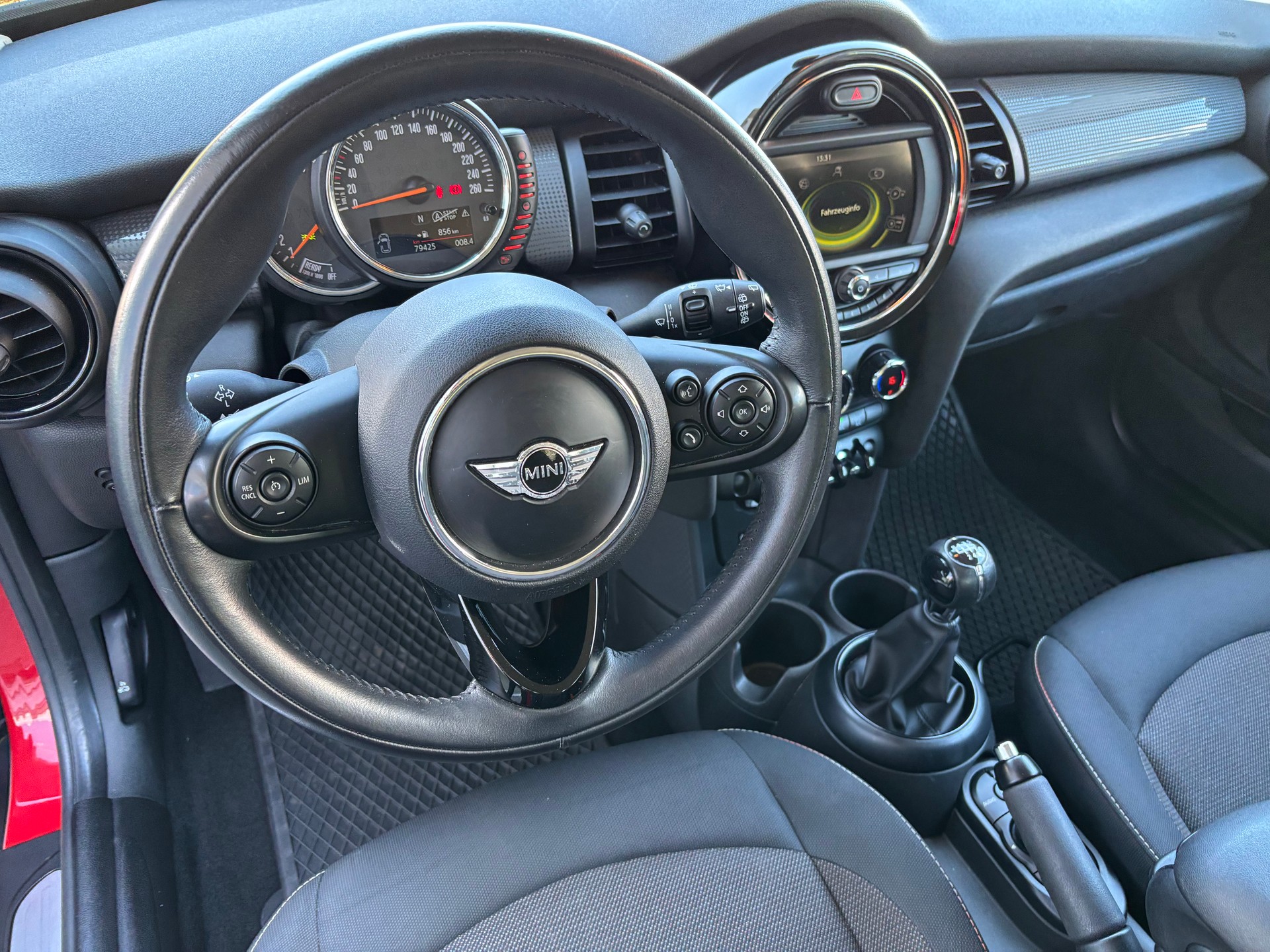 MINI Cooper Classic Edition-image-11