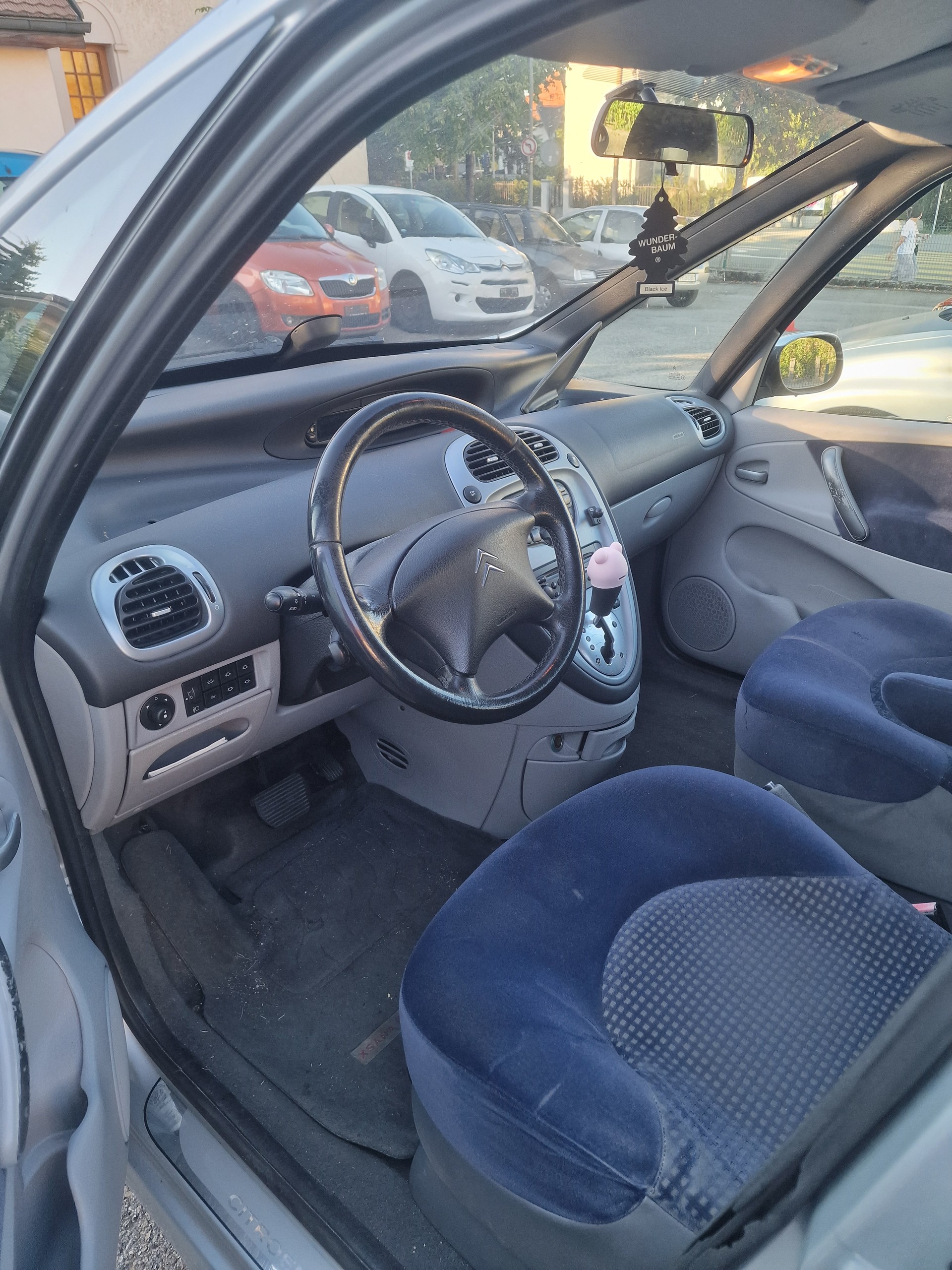 CITROEN Xsara Picasso 2.0i 16V Exclusive Automatic-image-6