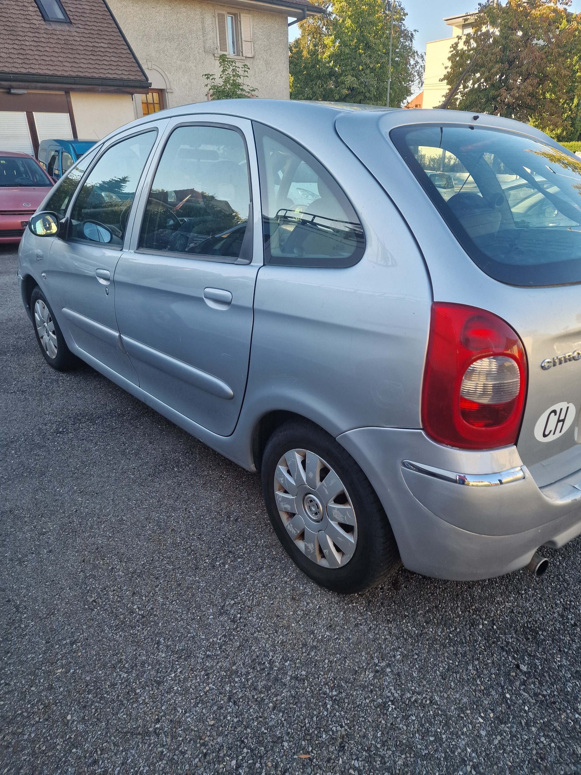 CITROEN Xsara Picasso 2.0i 16V Exclusive Automatic-image-4