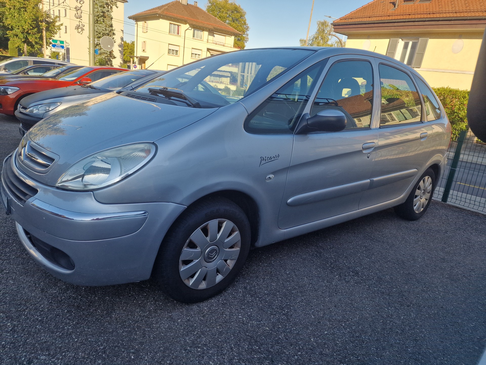 CITROEN Xsara Picasso 2.0i 16V Exclusive Automatic-image-3