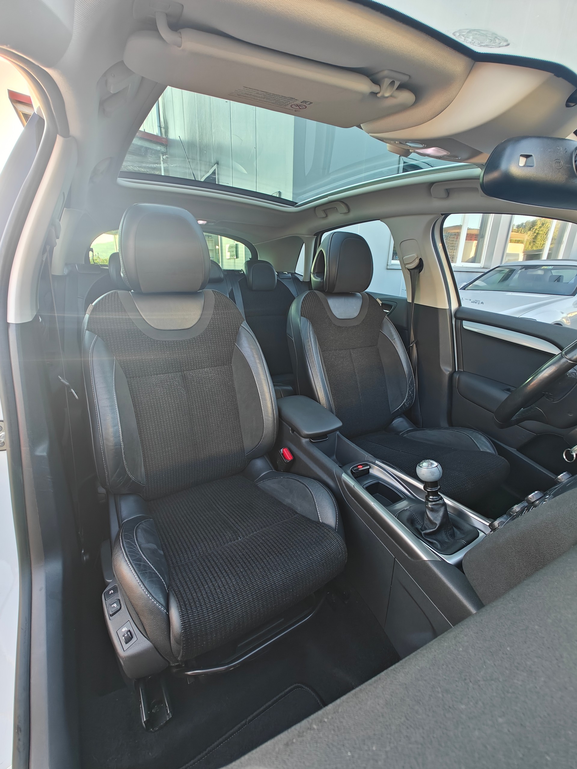 CITROEN C4 Berline 2.0 HDi Exclusive-image-11