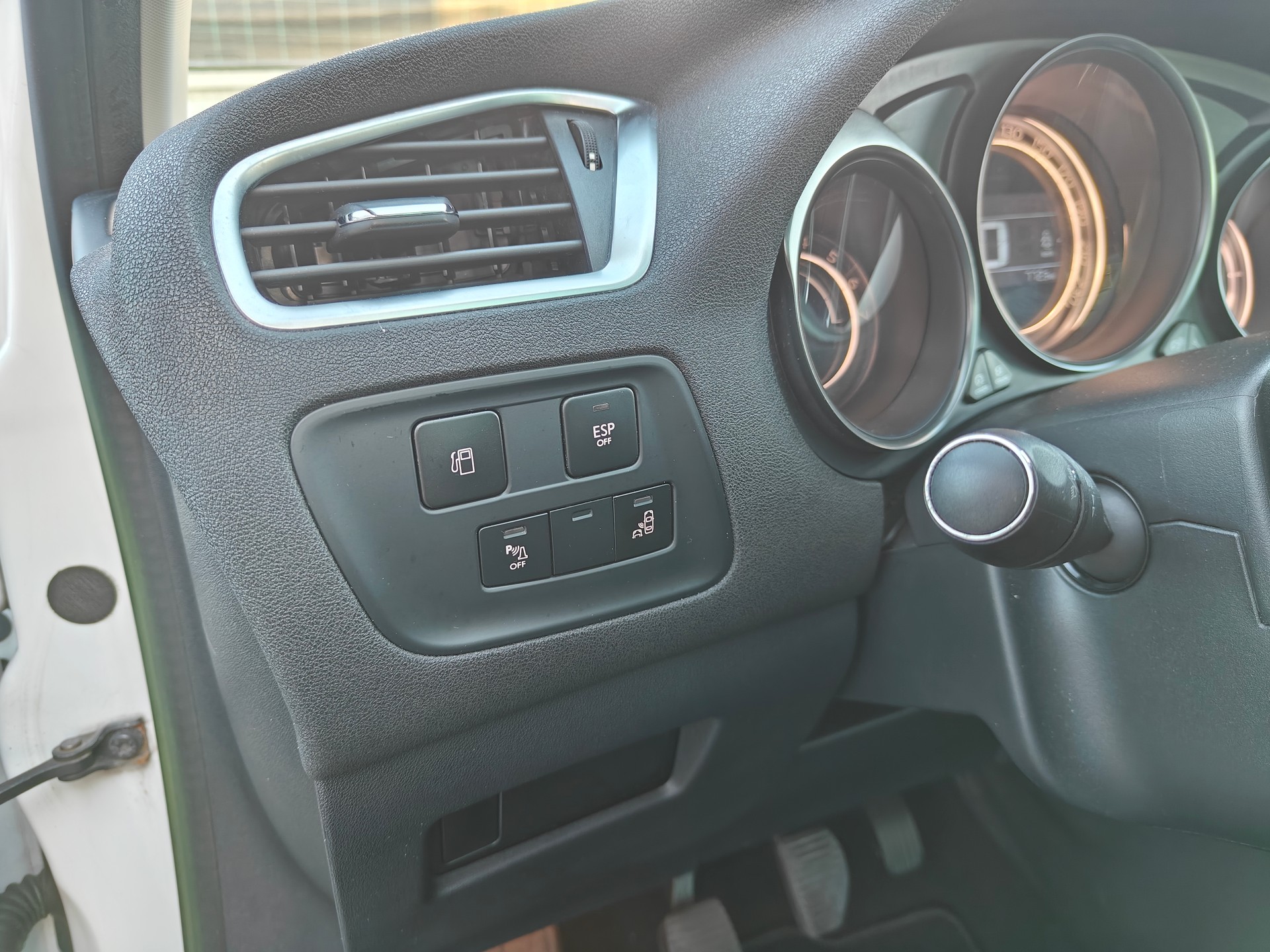 CITROEN C4 Berline 2.0 HDi Exclusive-image-16