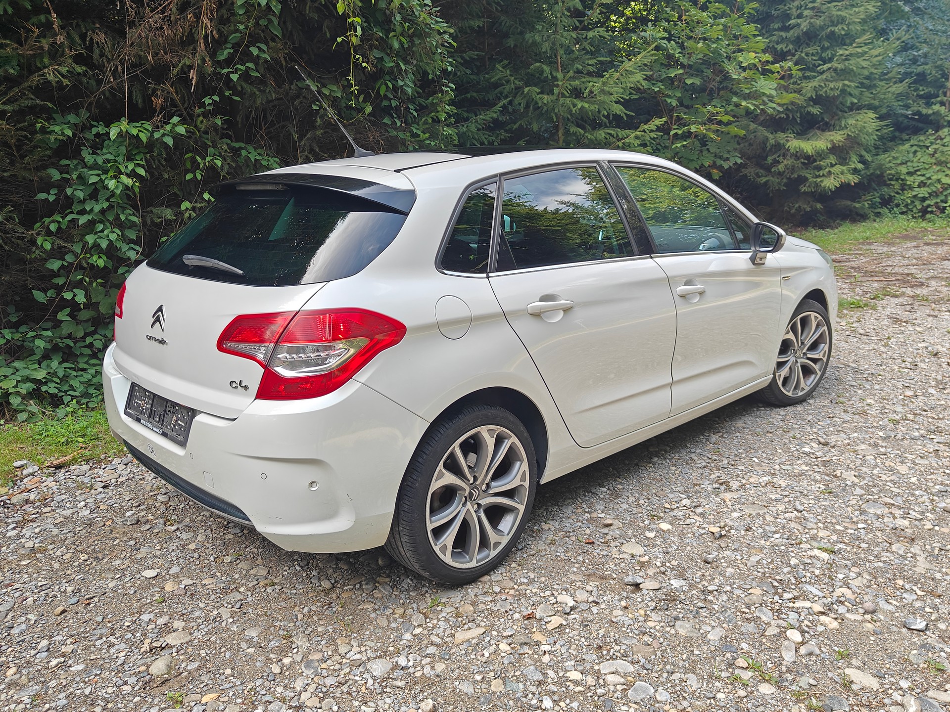 CITROEN C4 Berline 2.0 HDi Exclusive-image-3