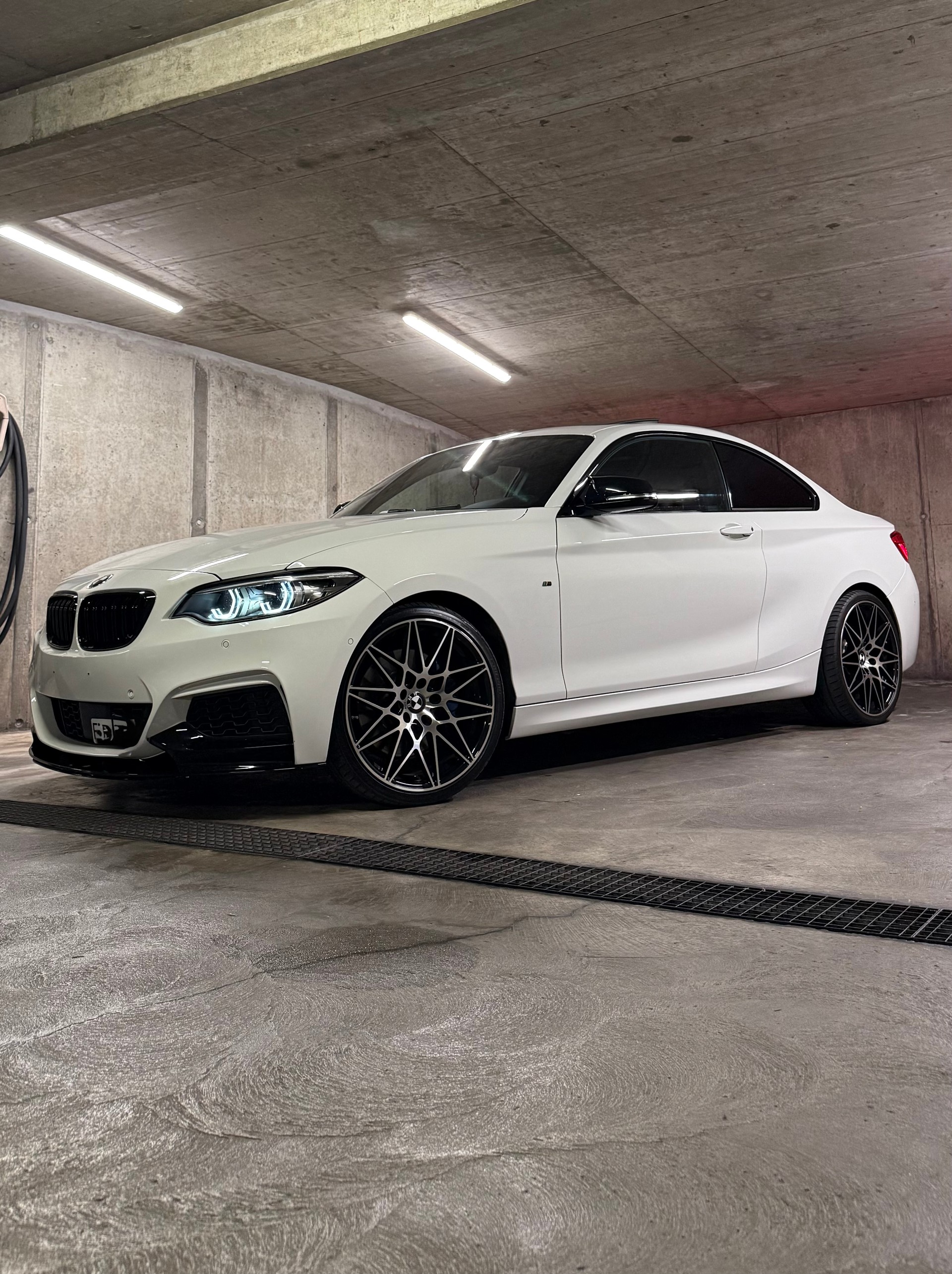 BMW M240i xDrive-image-2