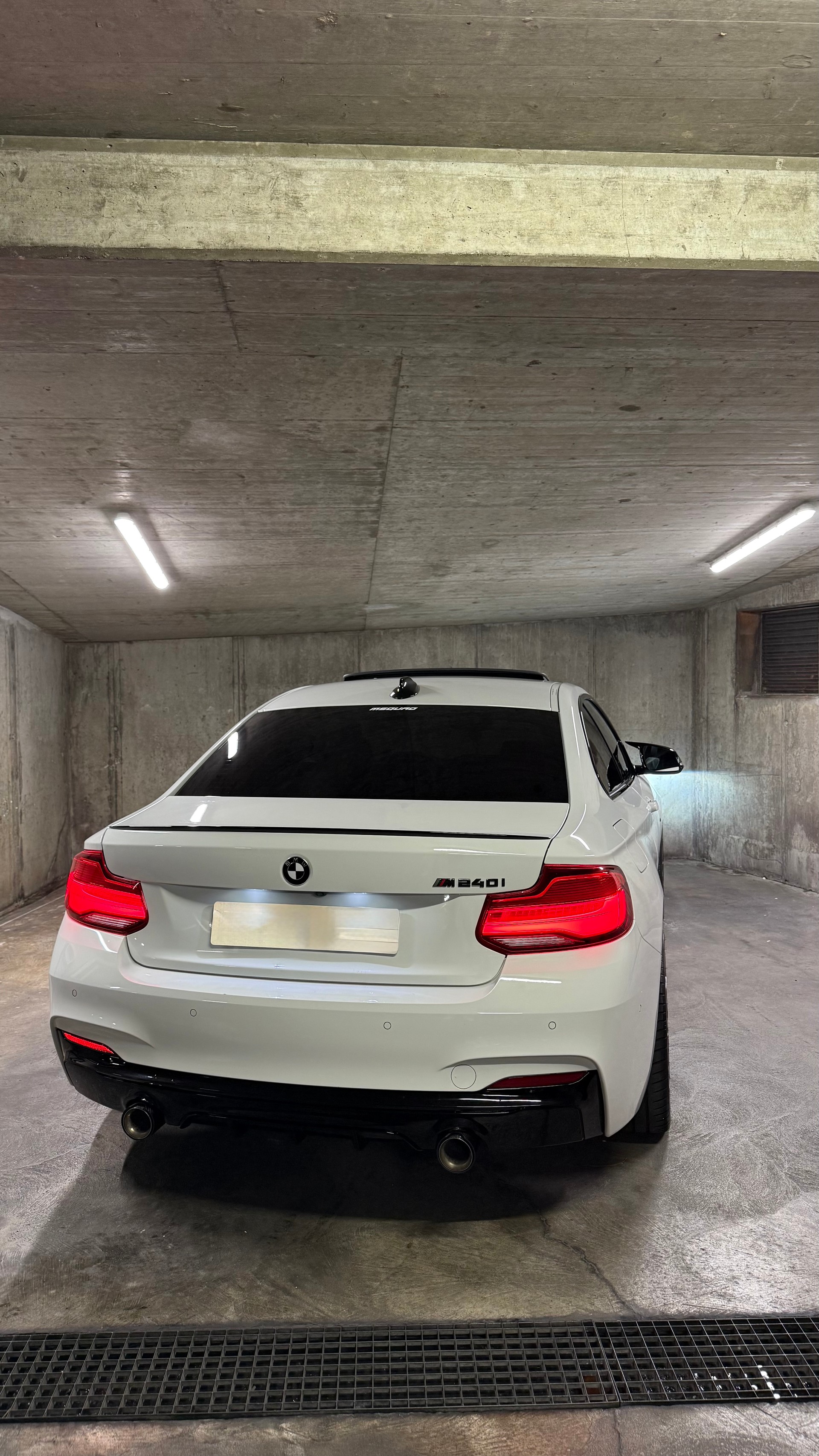 BMW M240i xDrive-image-1