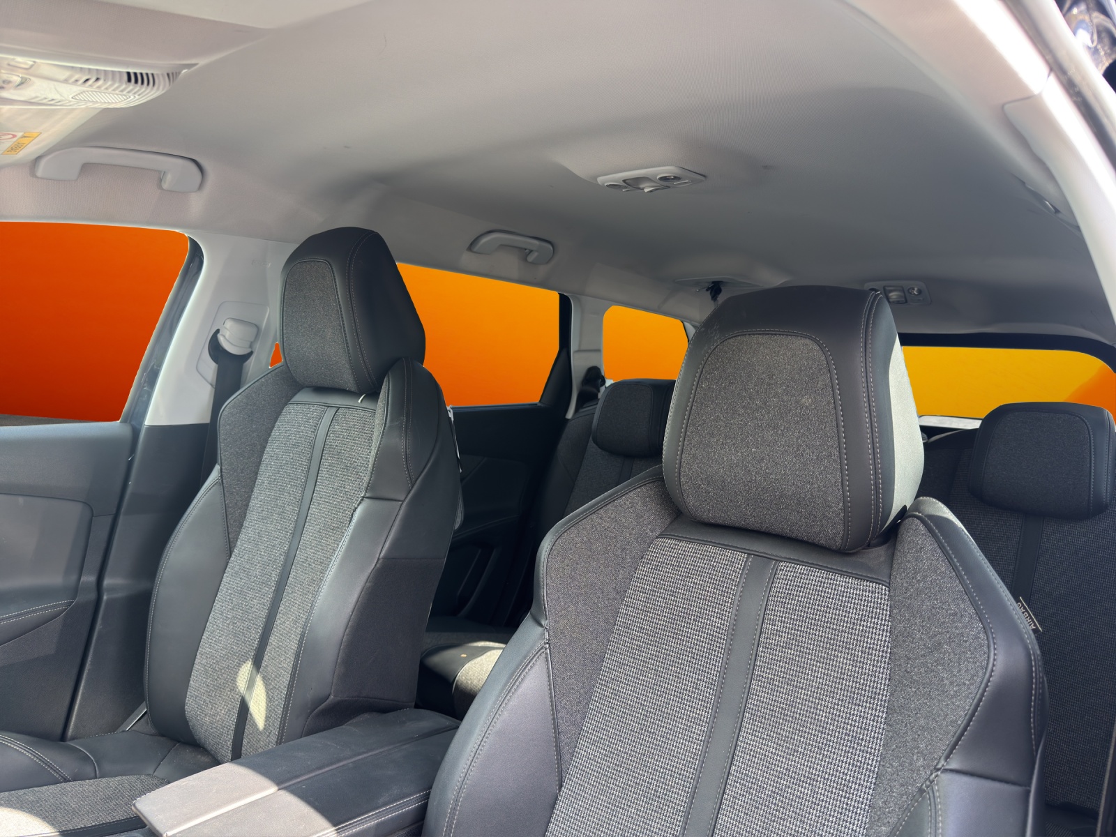 PEUGEOT 5008 1.6 Pure Tech Allure EAT8 "CARROSSERIE"-image-13