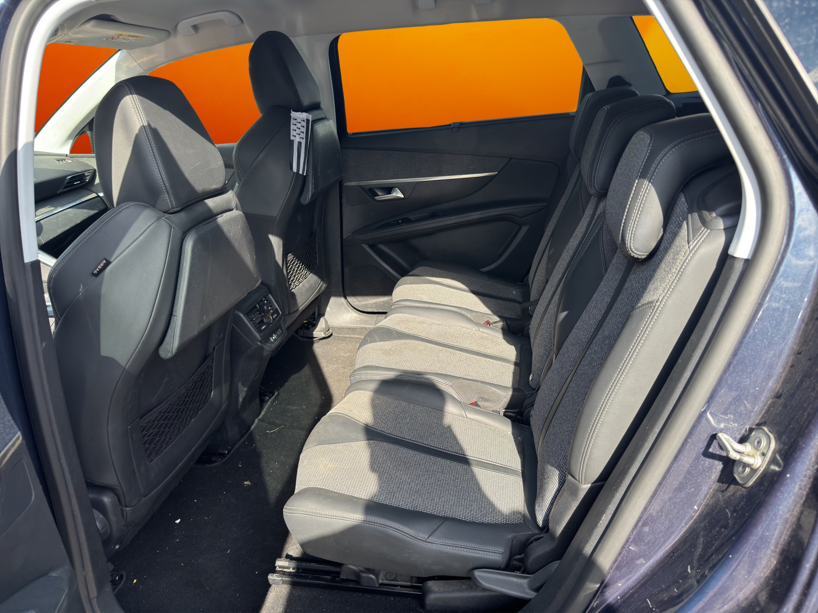 PEUGEOT 5008 1.6 Pure Tech Allure EAT8 "CARROSSERIE"-image-11
