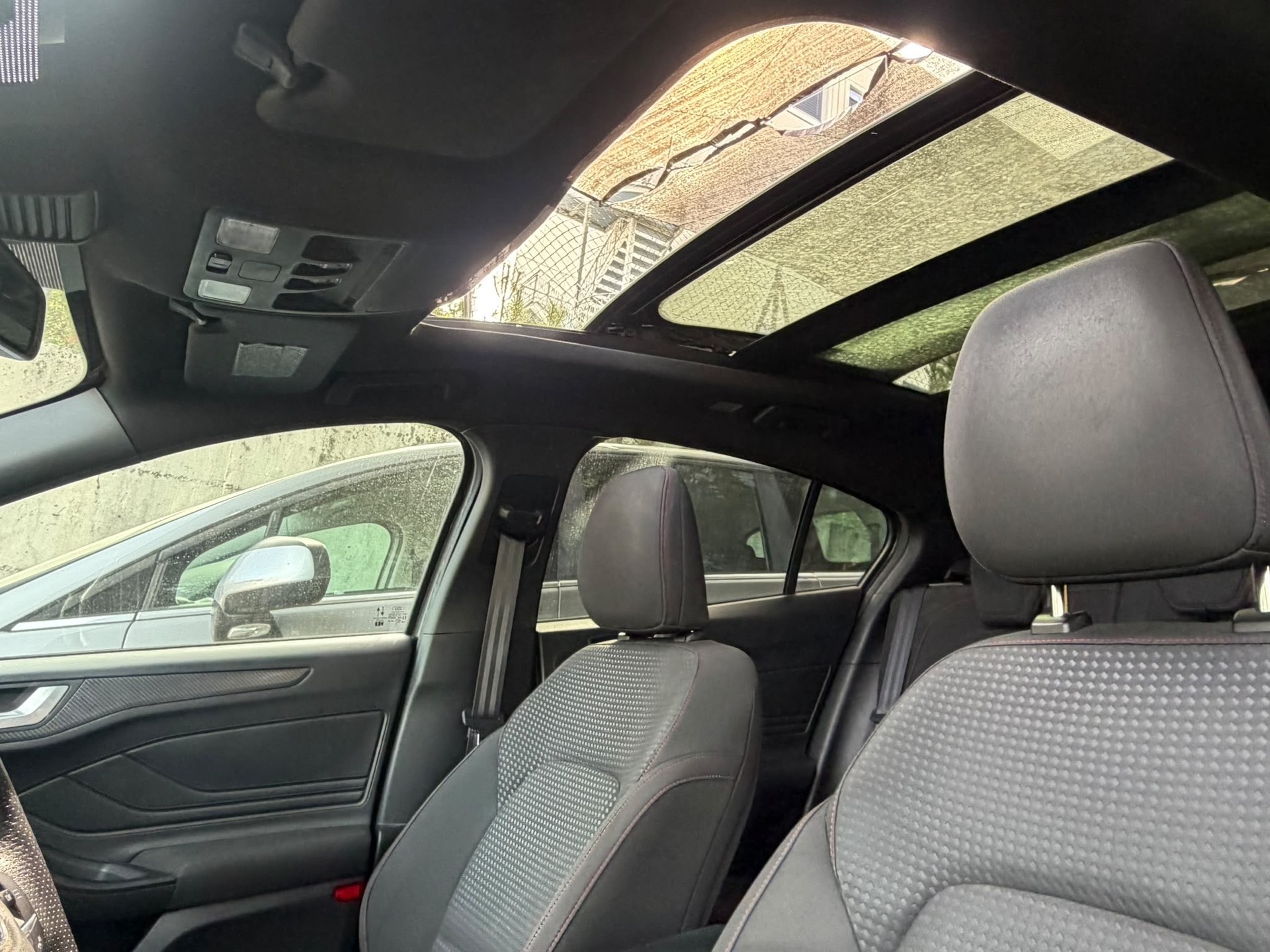 FORD Focus 1.0 SCTi ST Line Automatic-image-10