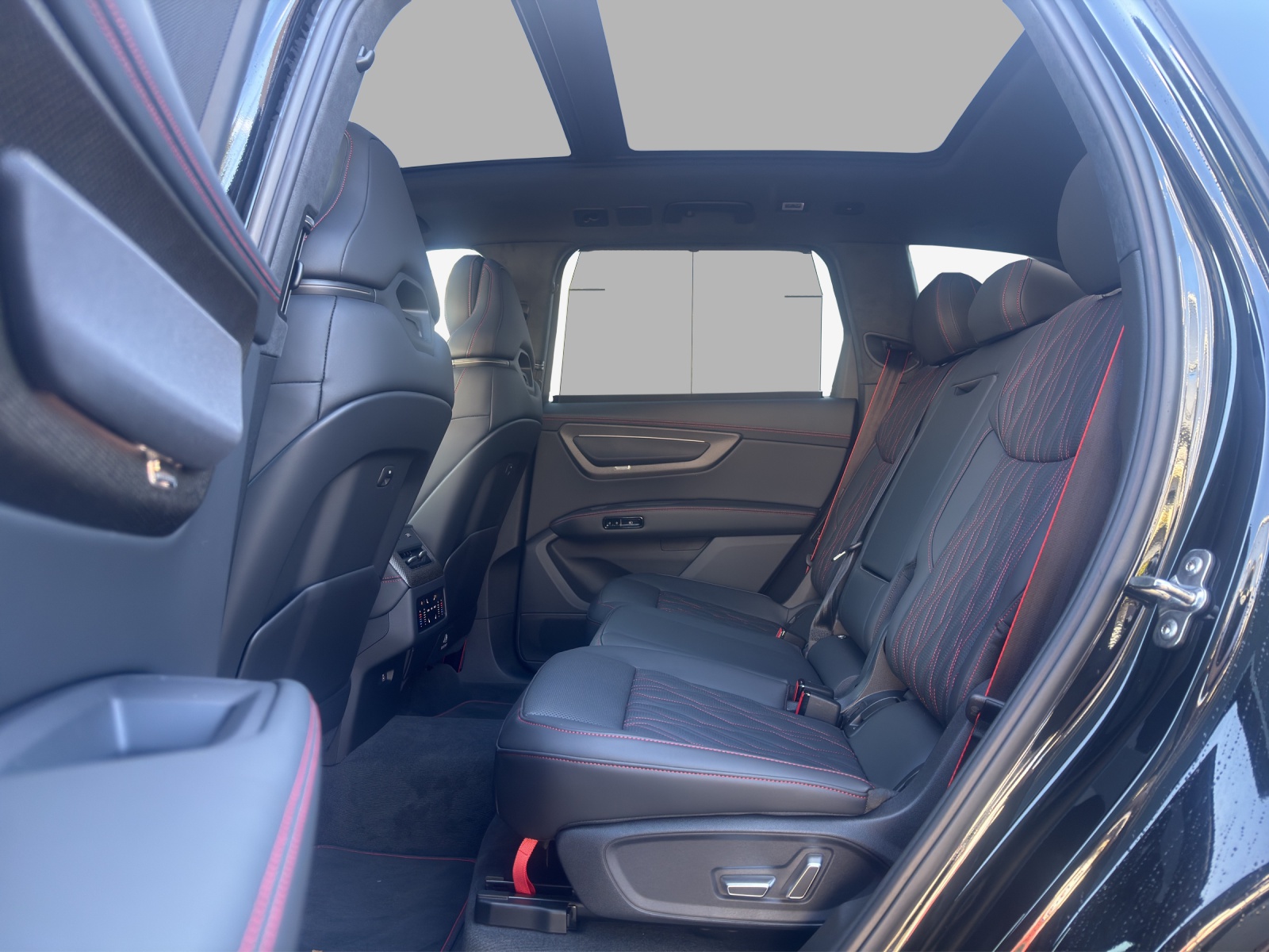 AUDI Q7 SUV TDI quattro 220 kW-image-11
