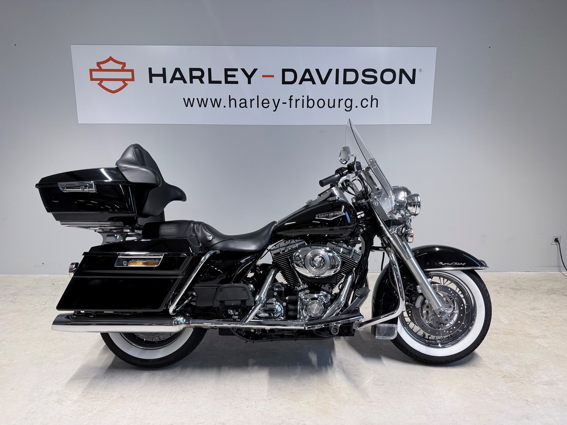 HARLEY-DAVIDSON FLHRCI Road King Classic