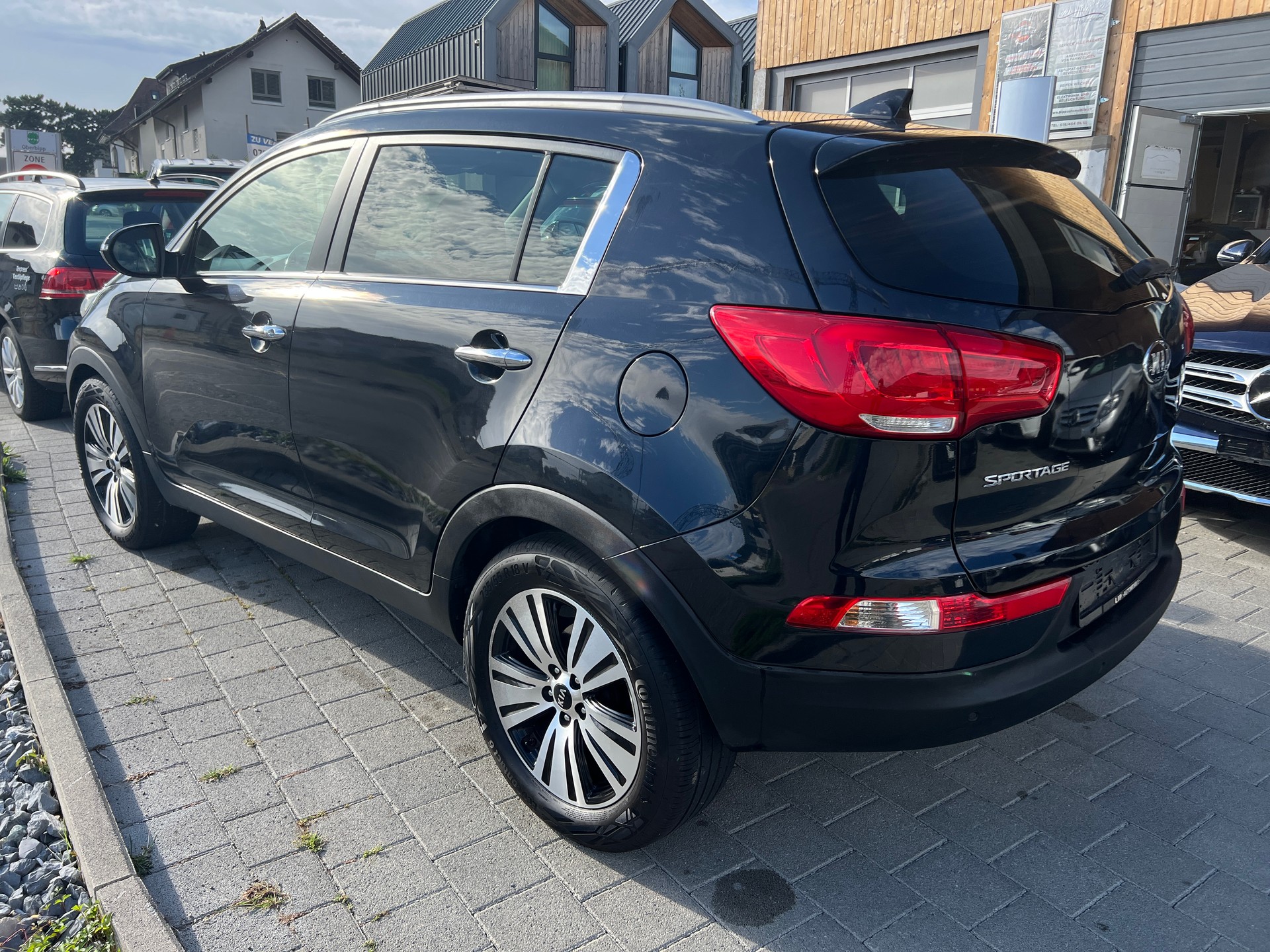 KIA Sportage 2.0 CRDi Style 4WD Automatic FRISCH AB MFK-image-2