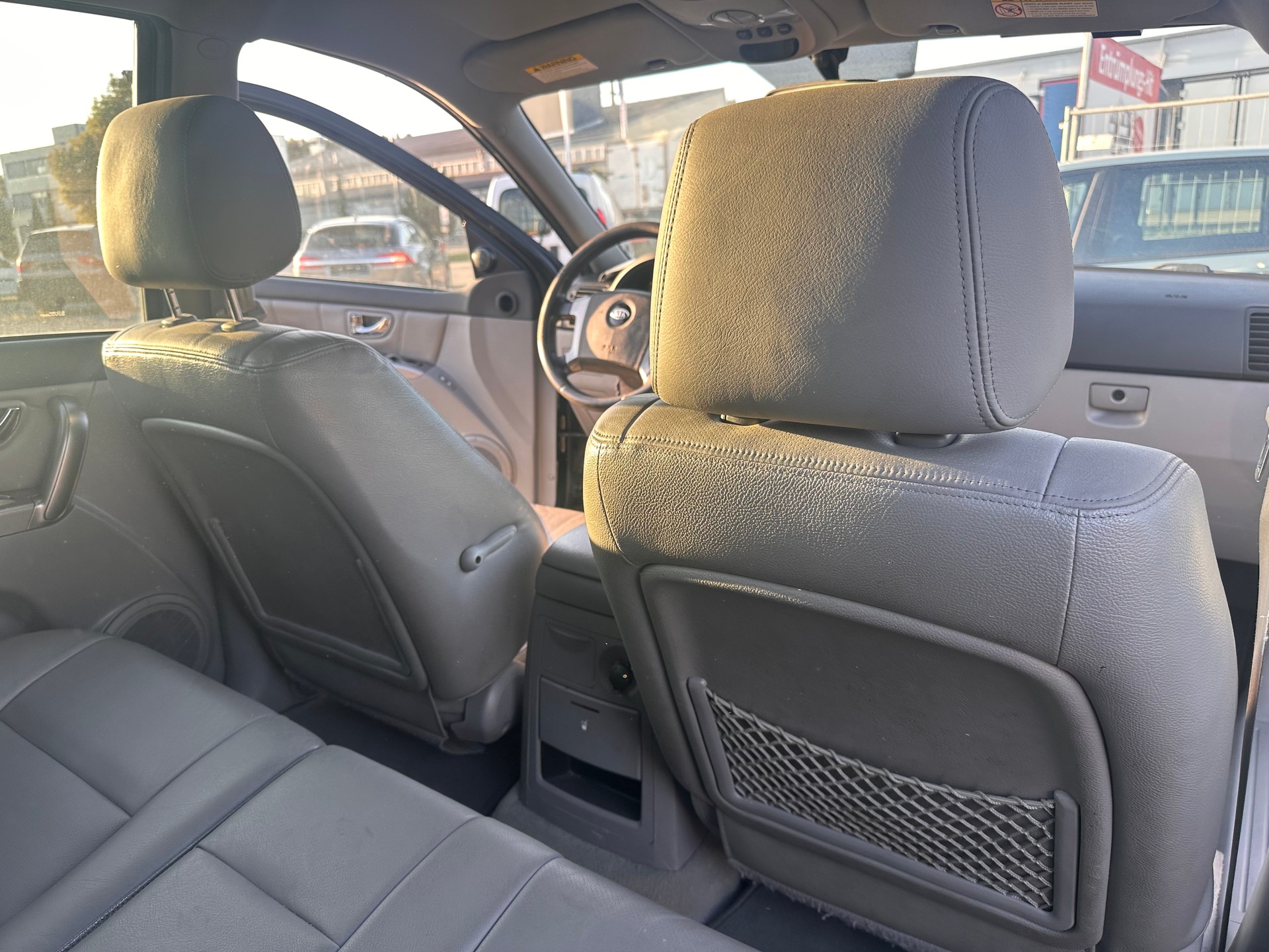 KIA SORENTO-image-3