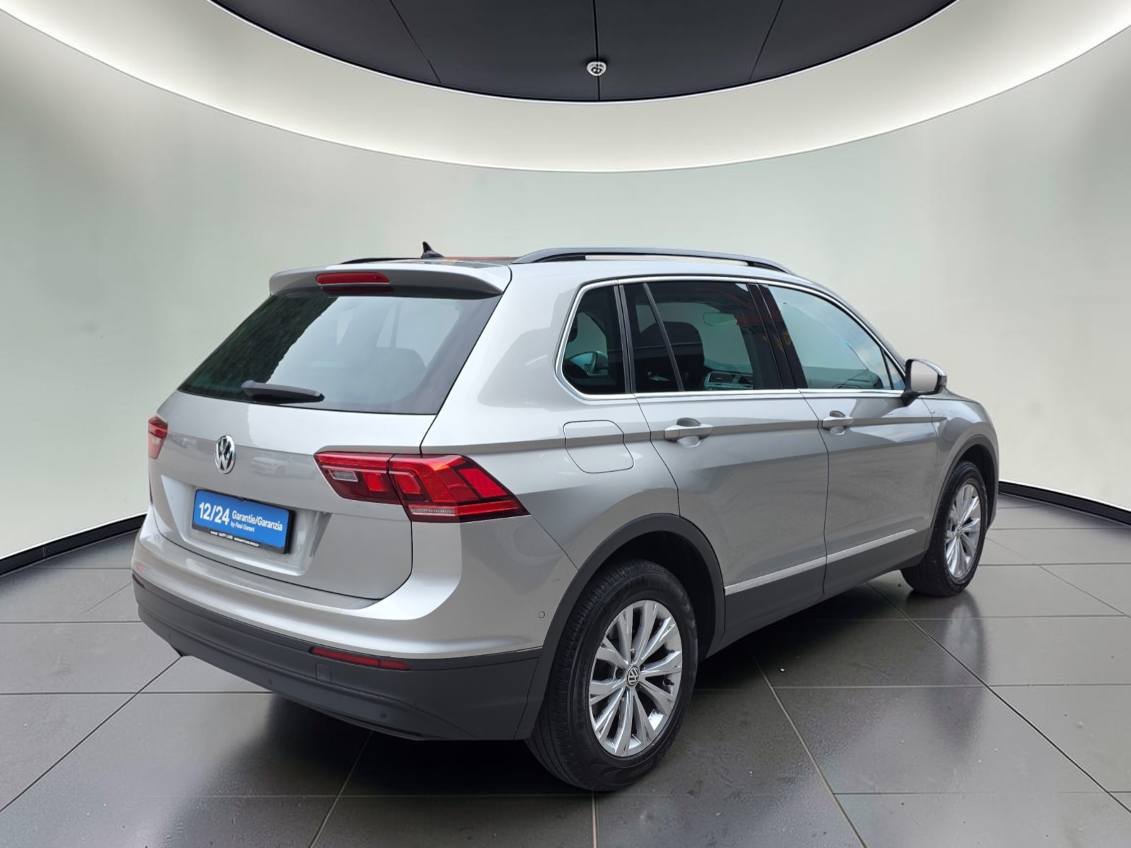 VW Tiguan 2.0 TDI SCR Comfortline 4Motion DSG-image-4