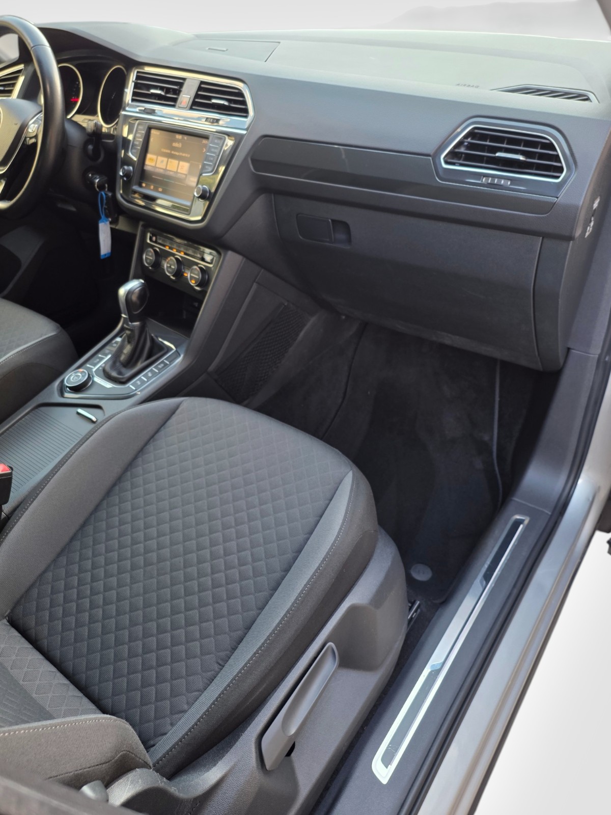 VW Tiguan 2.0 TDI SCR Comfortline 4Motion DSG-image-12