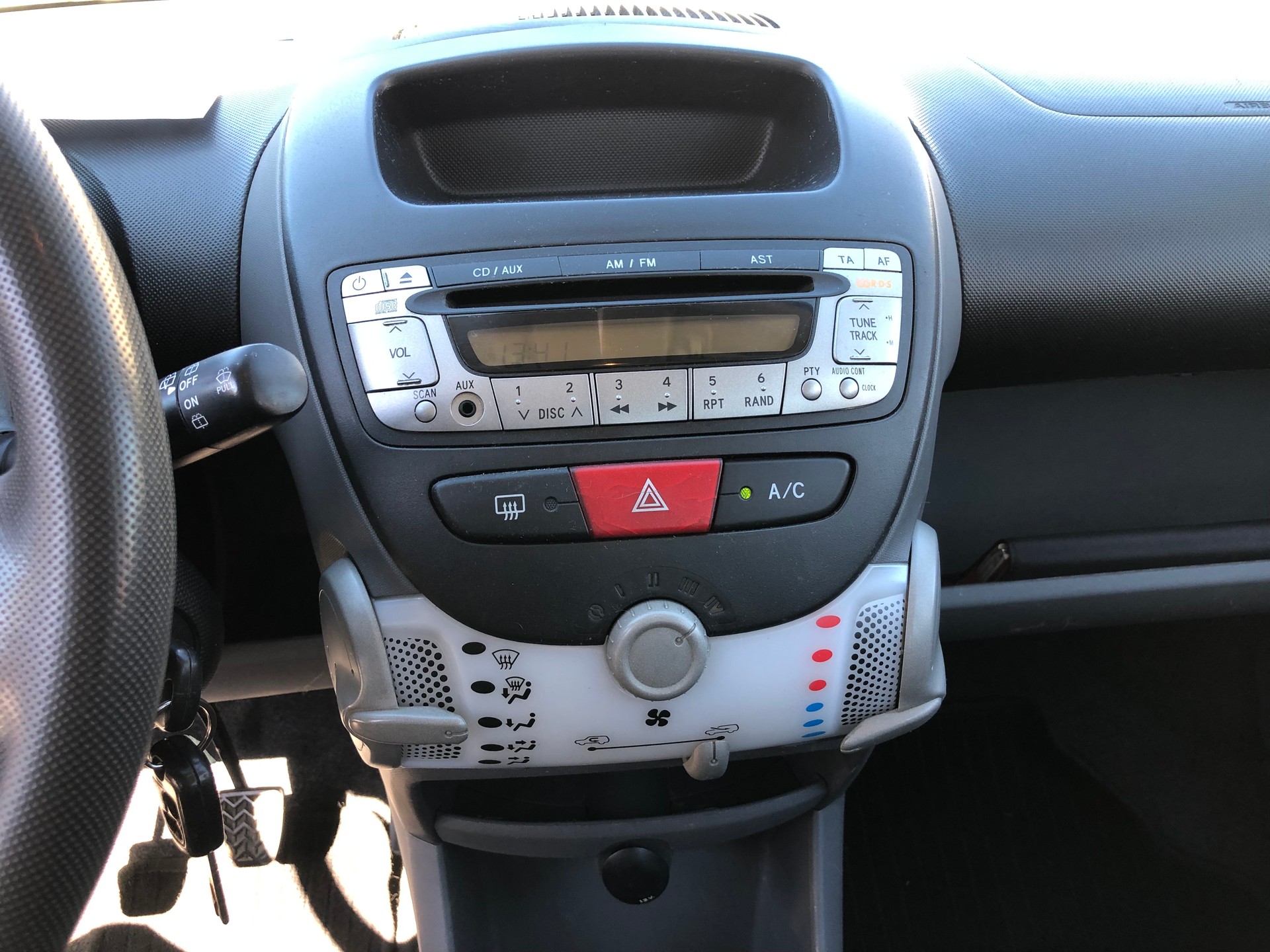CITROEN C1 1.0i Chic (SX)-image-14