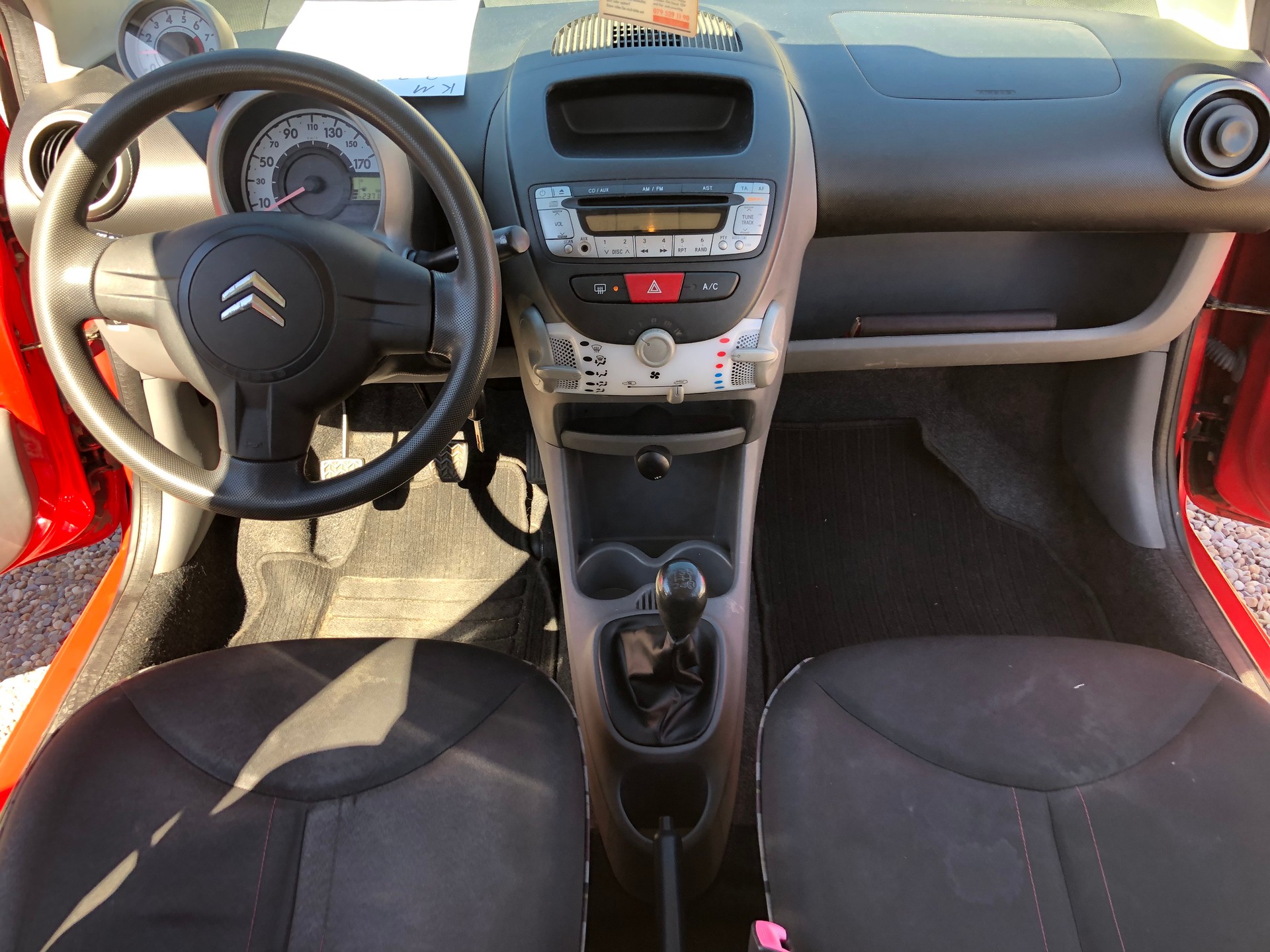 CITROEN C1 1.0i Chic (SX)-image-11