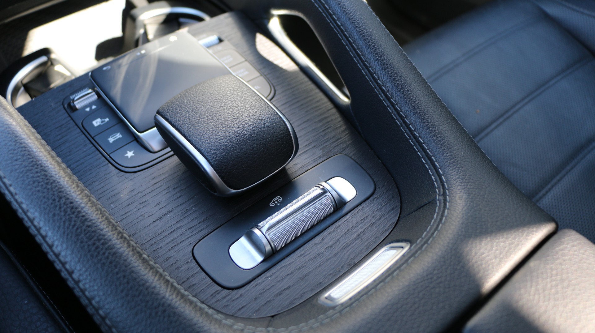 MERCEDES-BENZ GLS 400 d 4Matic AMG Line-image-17