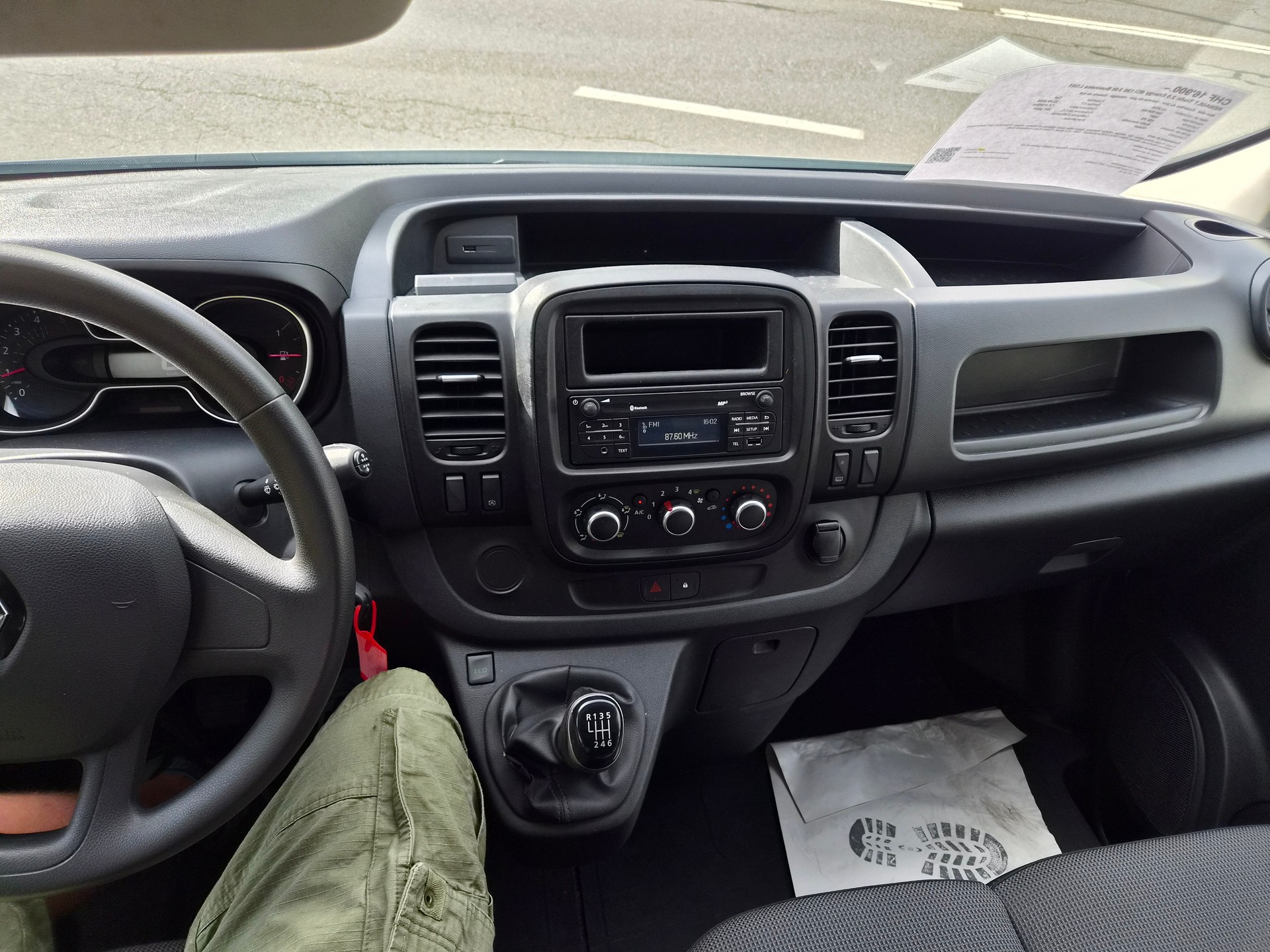 RENAULT Trafic 2.0 Energy dCi 120 3.0t Business L1H1-image-8