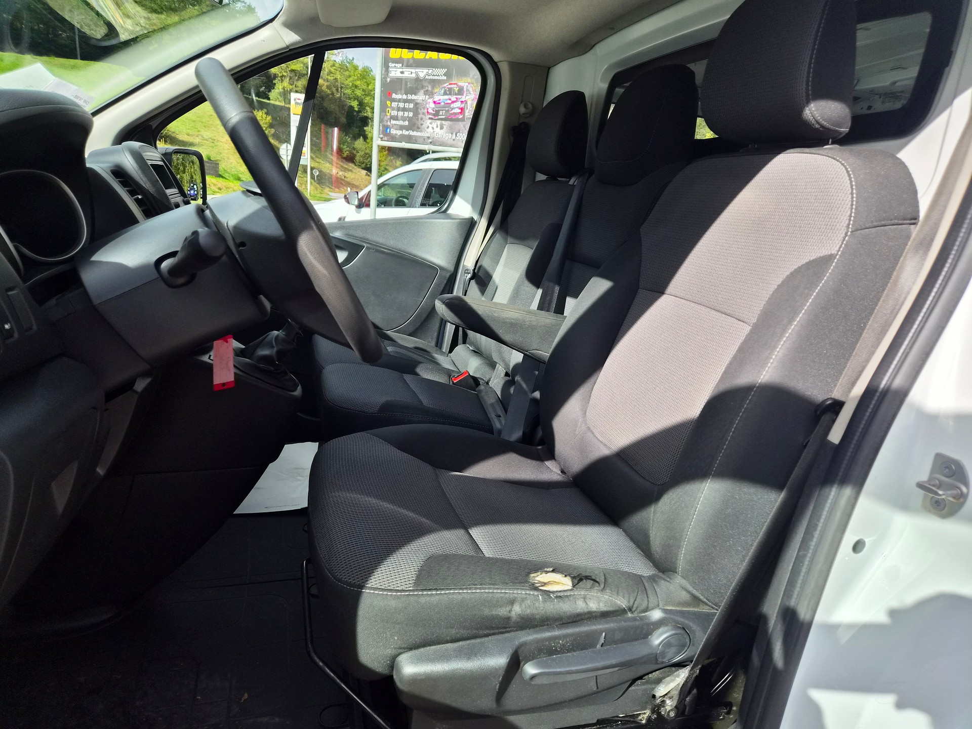 RENAULT Trafic 2.0 Energy dCi 120 3.0t Business L1H1-image-9