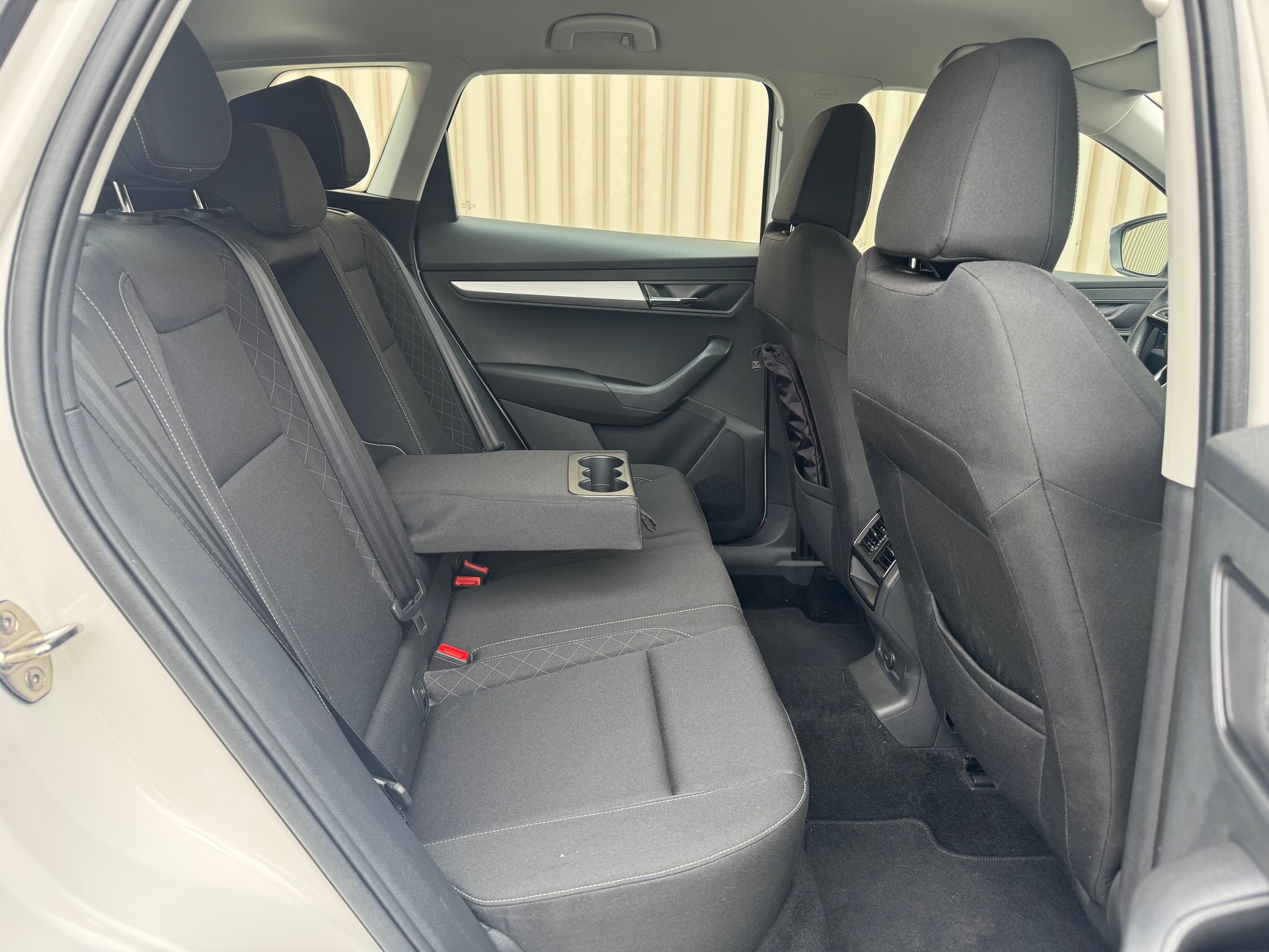 SKODA Karoq 2.0 TDI CR Ambition 4x4 DSG*Pack mySkoda*-image-9