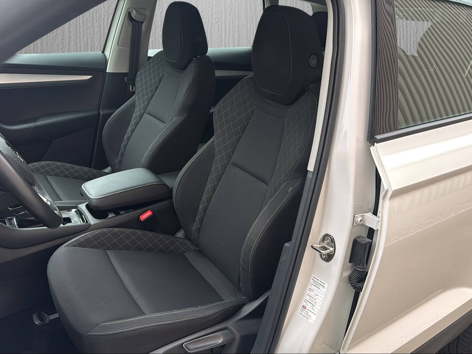 SKODA Karoq 2.0 TDI CR Ambition 4x4 DSG*Pack mySkoda*-image-7