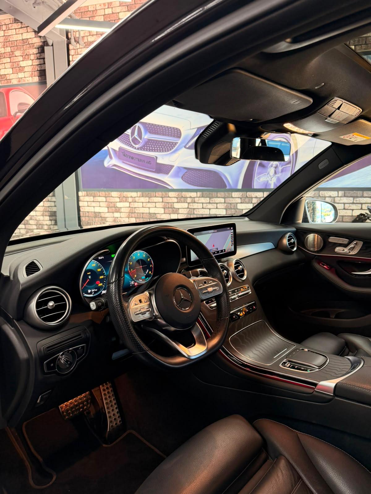 MERCEDES-BENZ GLC 300 AMG (GLC63 AMG Bodykit) Limited Dark Grey Performance 4Matic 9G-Tronic 2Jahre Garantie-image-11