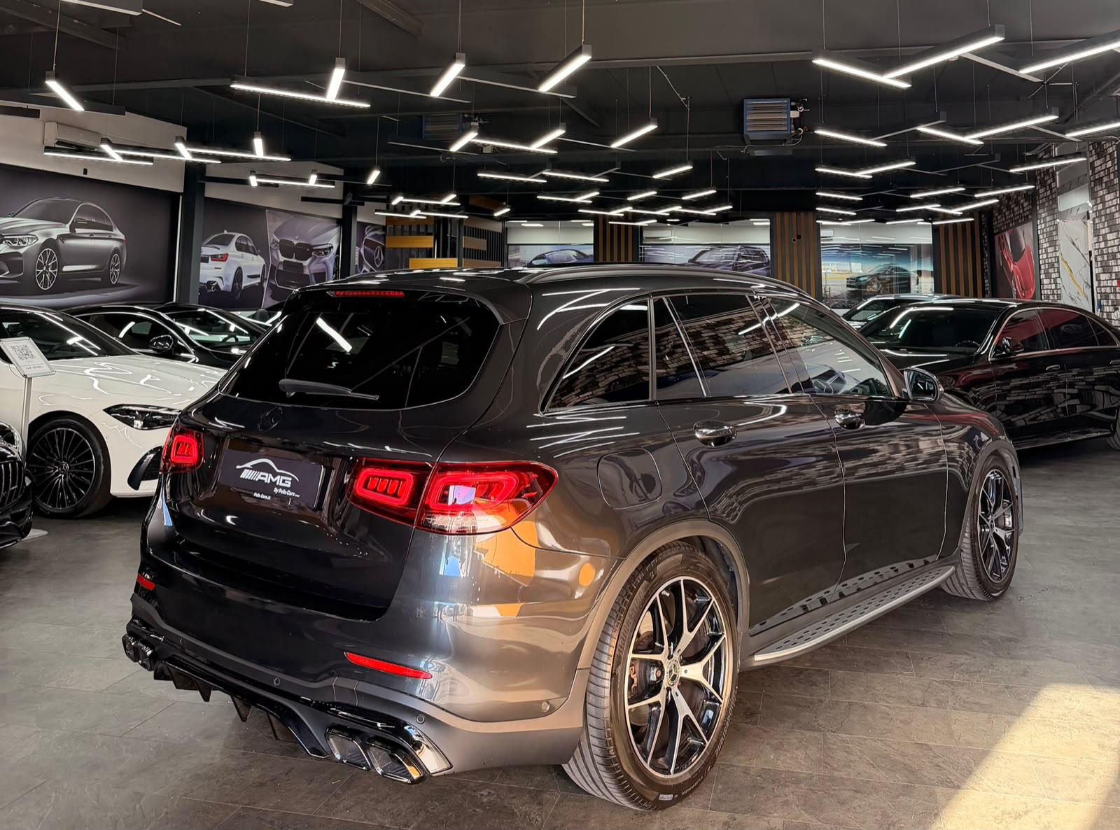 MERCEDES-BENZ GLC 300 AMG (GLC63 AMG Bodykit) Limited Dark Grey Performance 4Matic 9G-Tronic 2Jahre Garantie-image-6