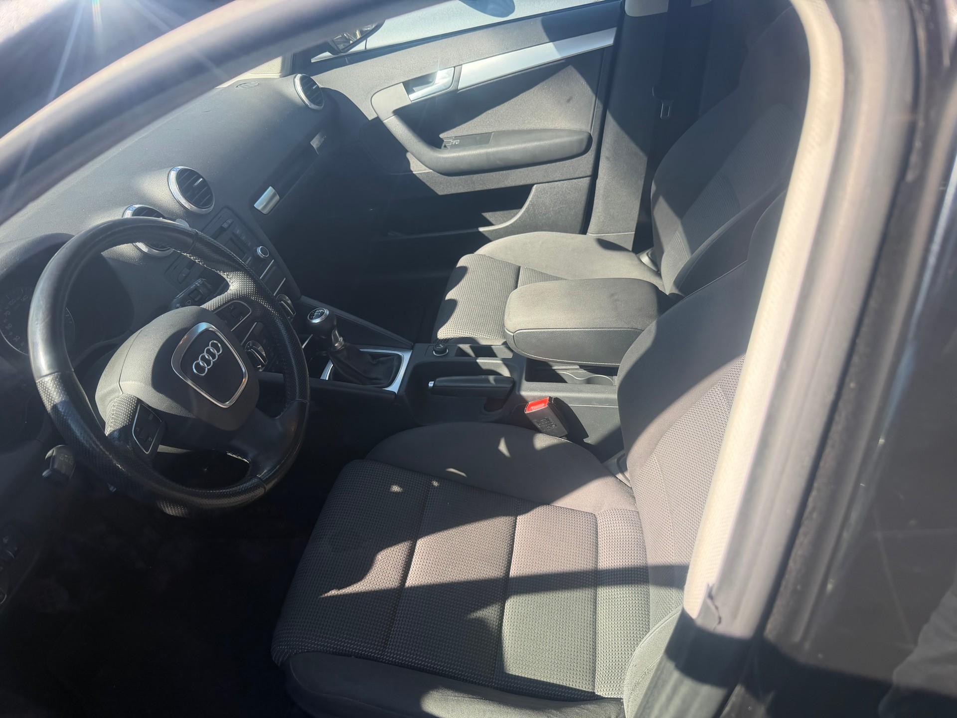 AUDI A3 Sportback 2.0 TDI Attraction quattro-image-1
