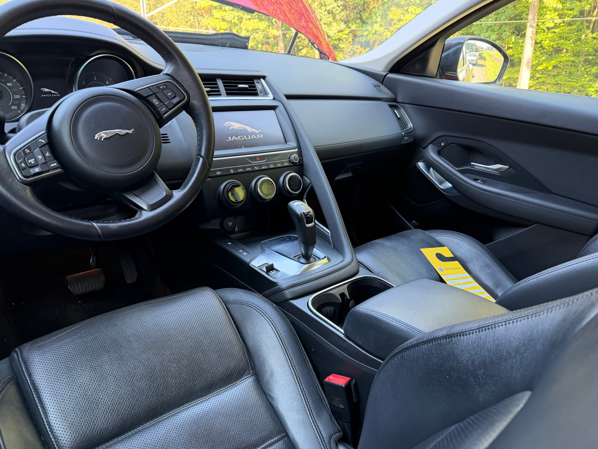 JAGUAR E-Pace 2.0d D180 HSE AWD Automatik-image-11