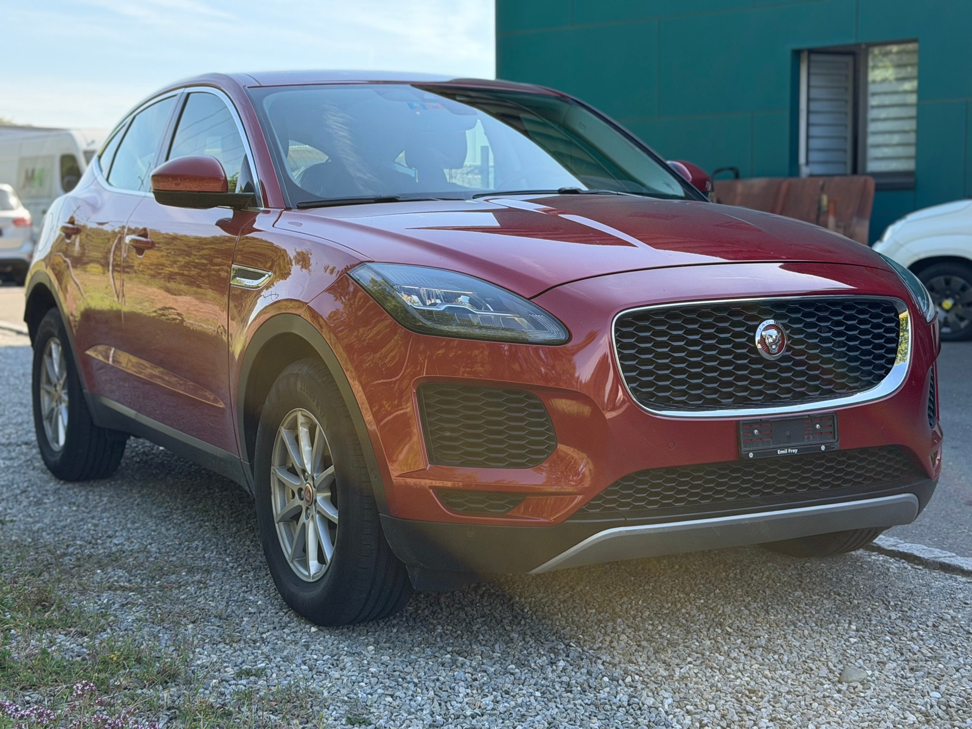 JAGUAR E-Pace 2.0d D180 HSE AWD Automatik-image-2