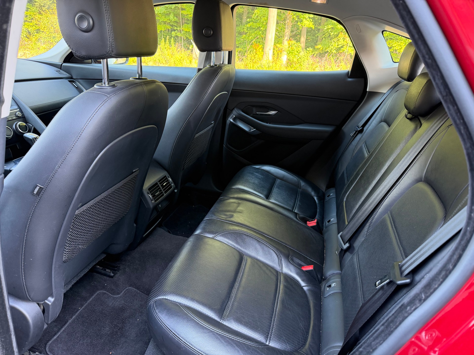 JAGUAR E-Pace 2.0d D180 HSE AWD Automatik-image-9
