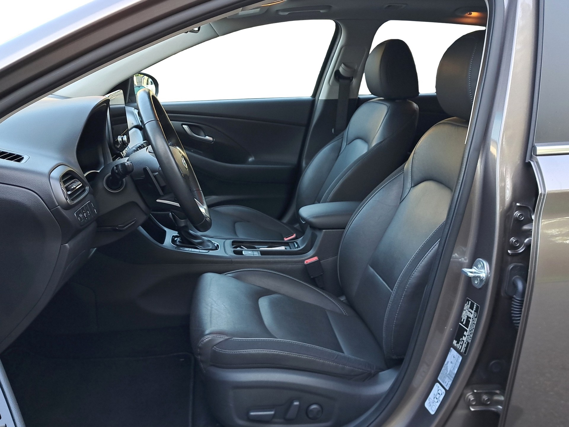 HYUNDAI i30 Wagon 1.5 T-GDi Vertex 48V MH DCT *Garantie bis 10/28 / Carplay*-image-7