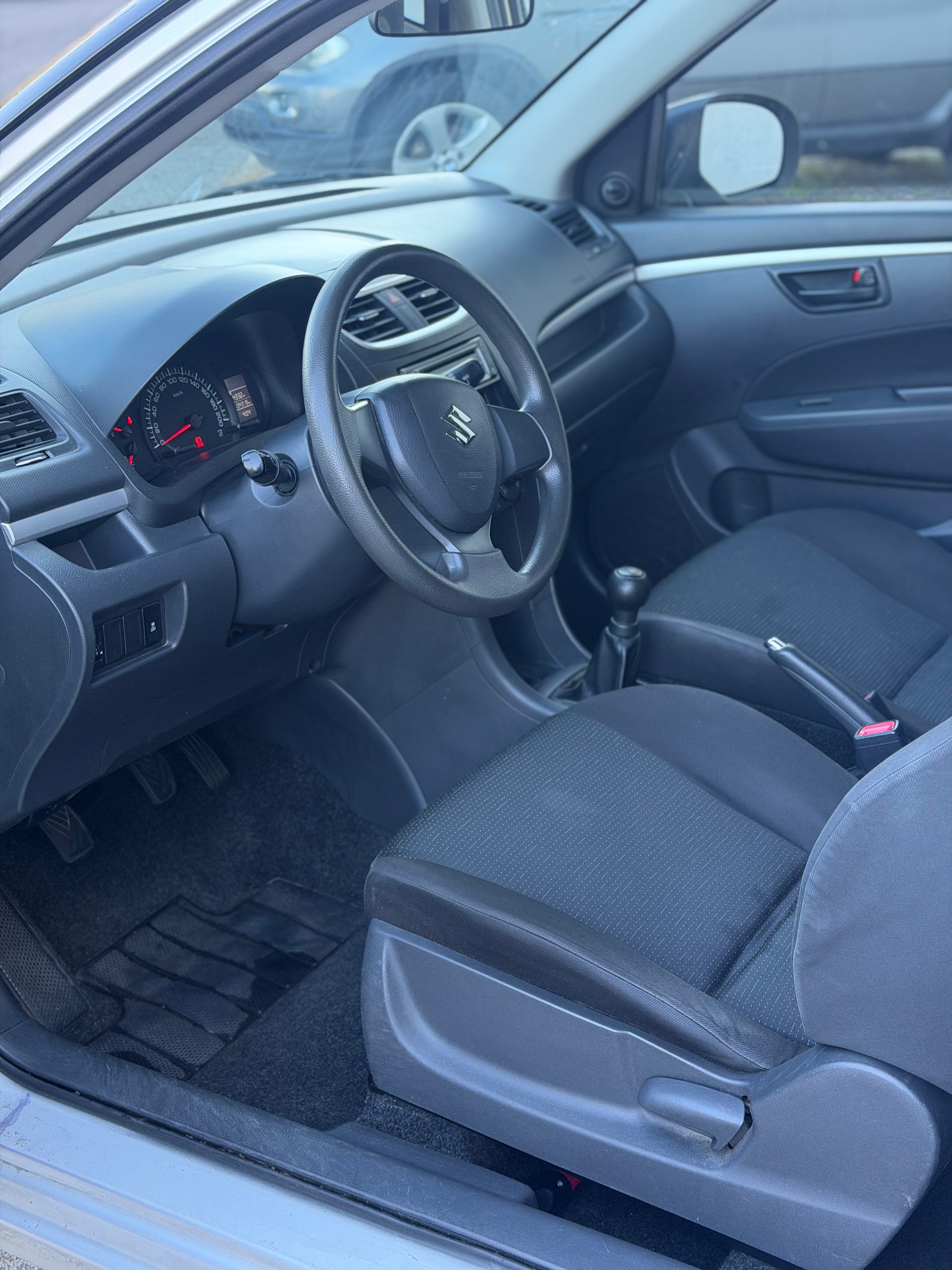SUZUKI Swift 1.2i 16V GL-image-6