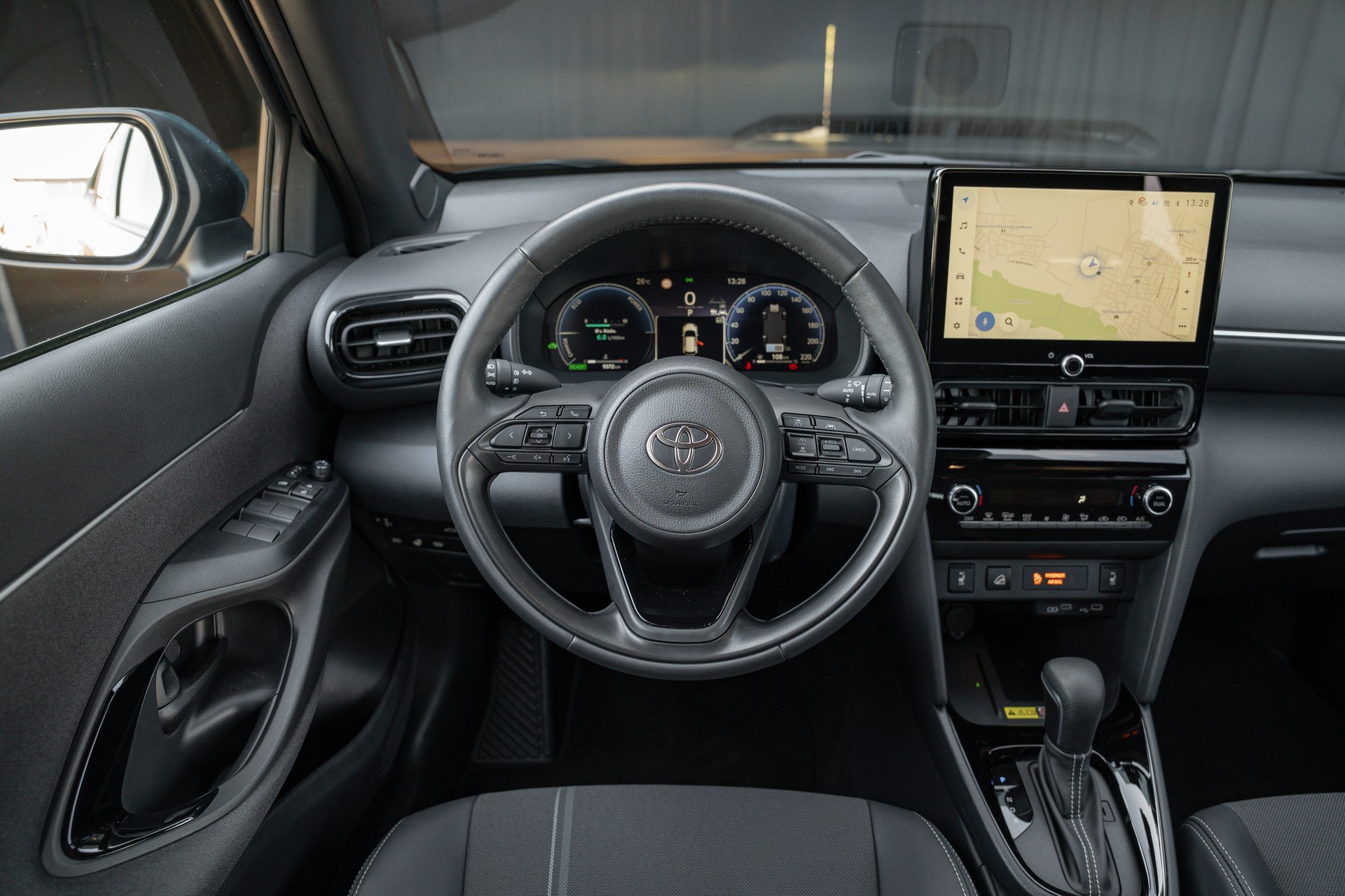 TOYOTA Yaris Cross 1.5 Executive 4x4 AWDi e-CVT-image-15