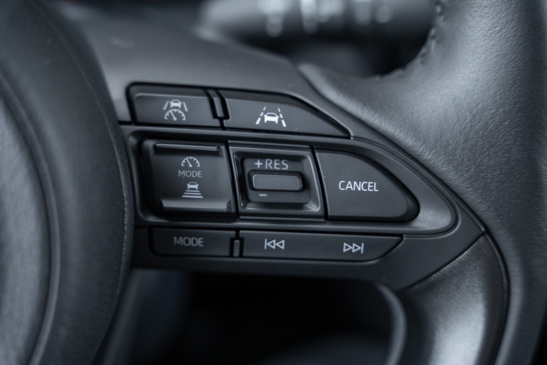 TOYOTA Yaris Cross 1.5 Executive 4x4 AWDi e-CVT-image-19