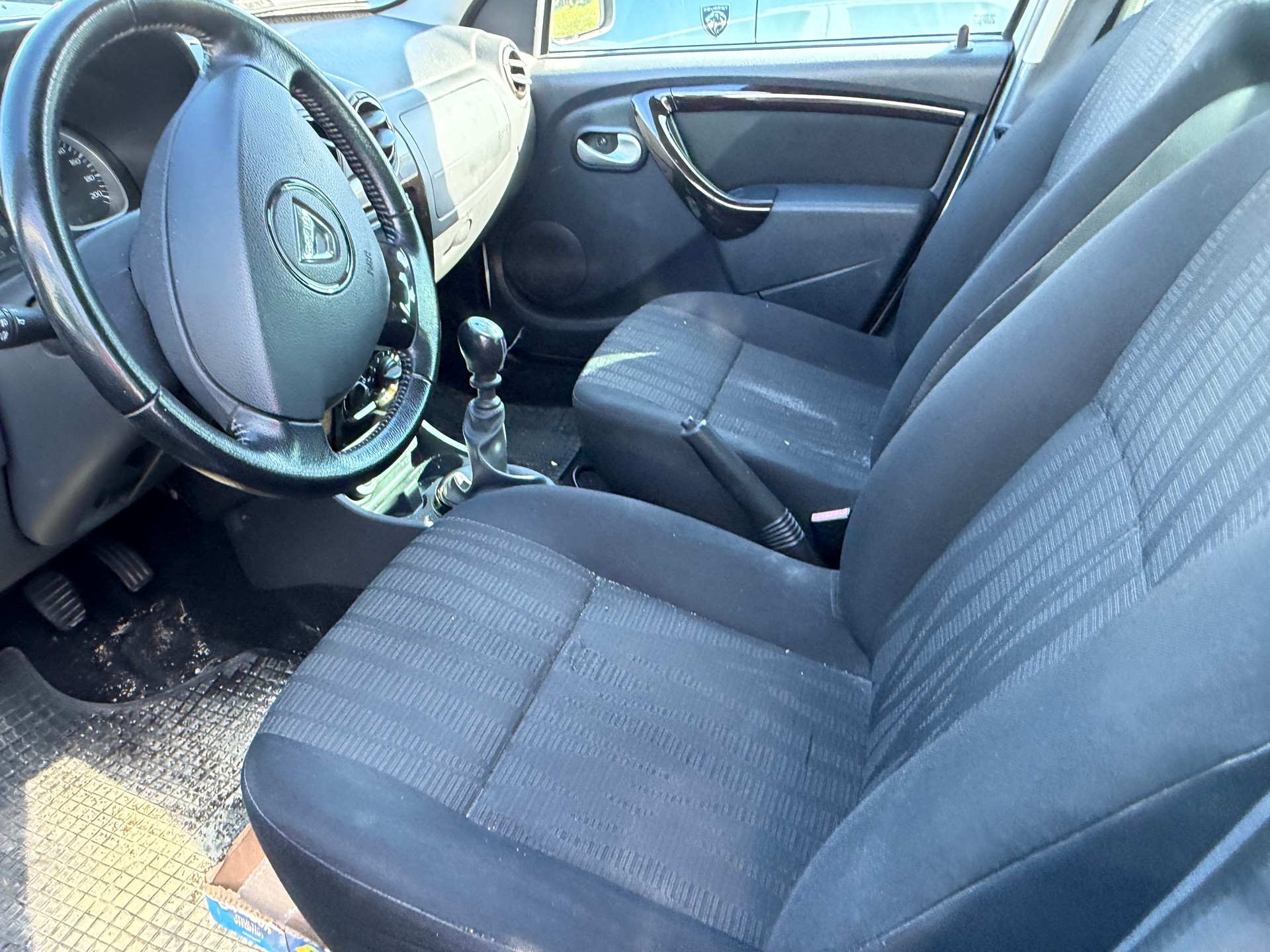 DACIA Duster 1.5 dCi Ambiance 4x4-image-4