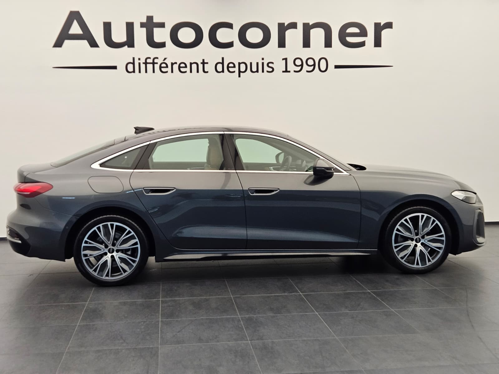 AUDI A5 Limousine TDI quattro 150 kW Attraction S tronic-image-5