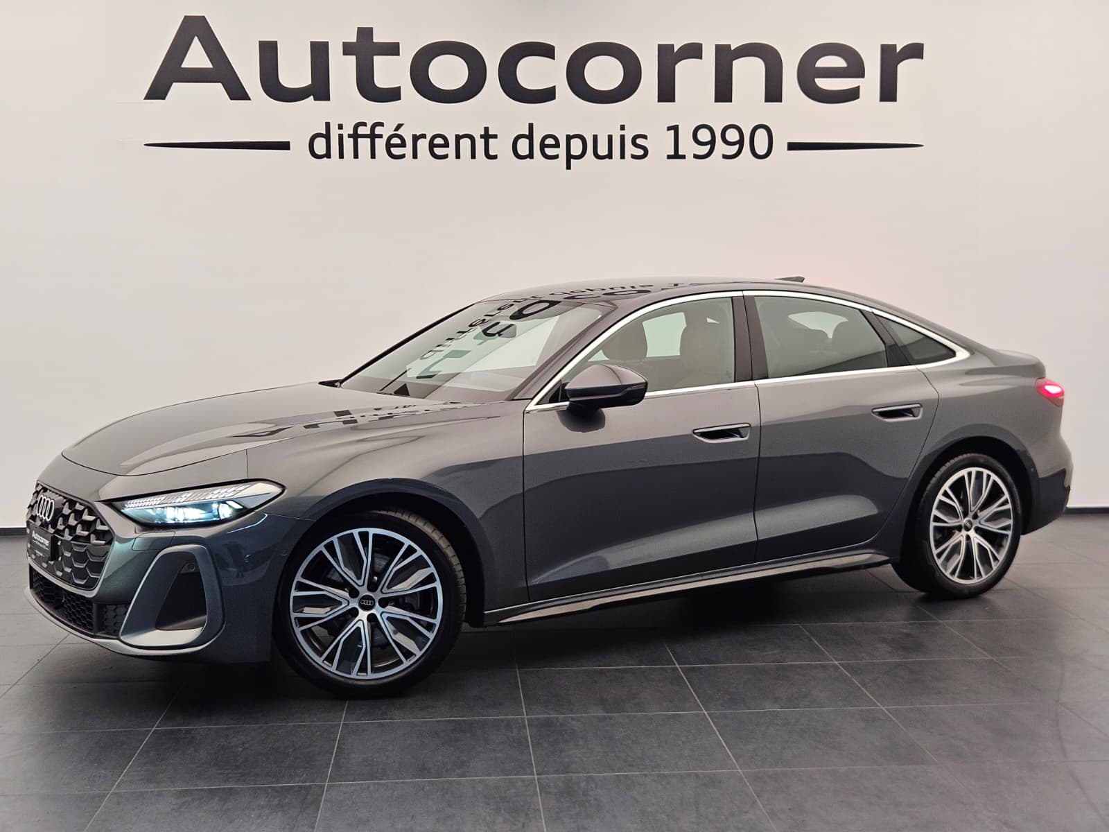 AUDI A5 Limousine TDI quattro 150 kW Attraction S tronic-image-0
