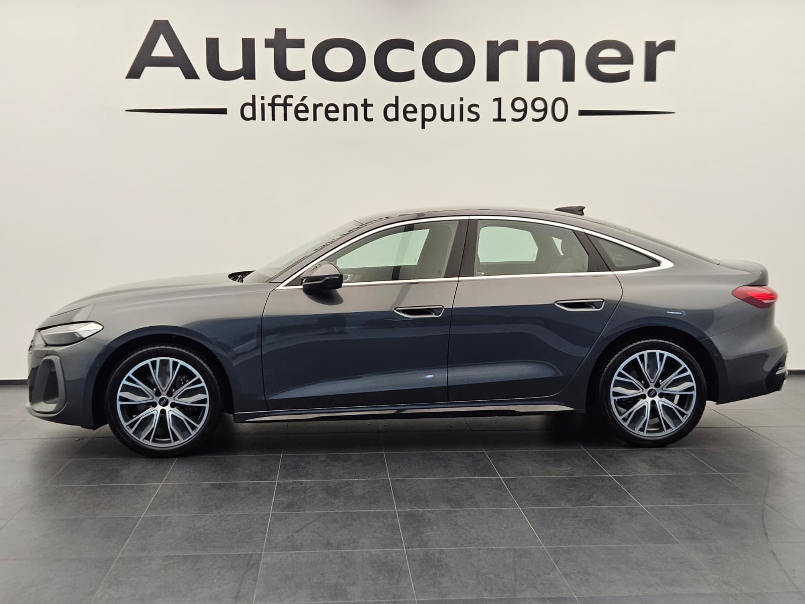 AUDI A5 Limousine TDI quattro 150 kW Attraction S tronic-image-1