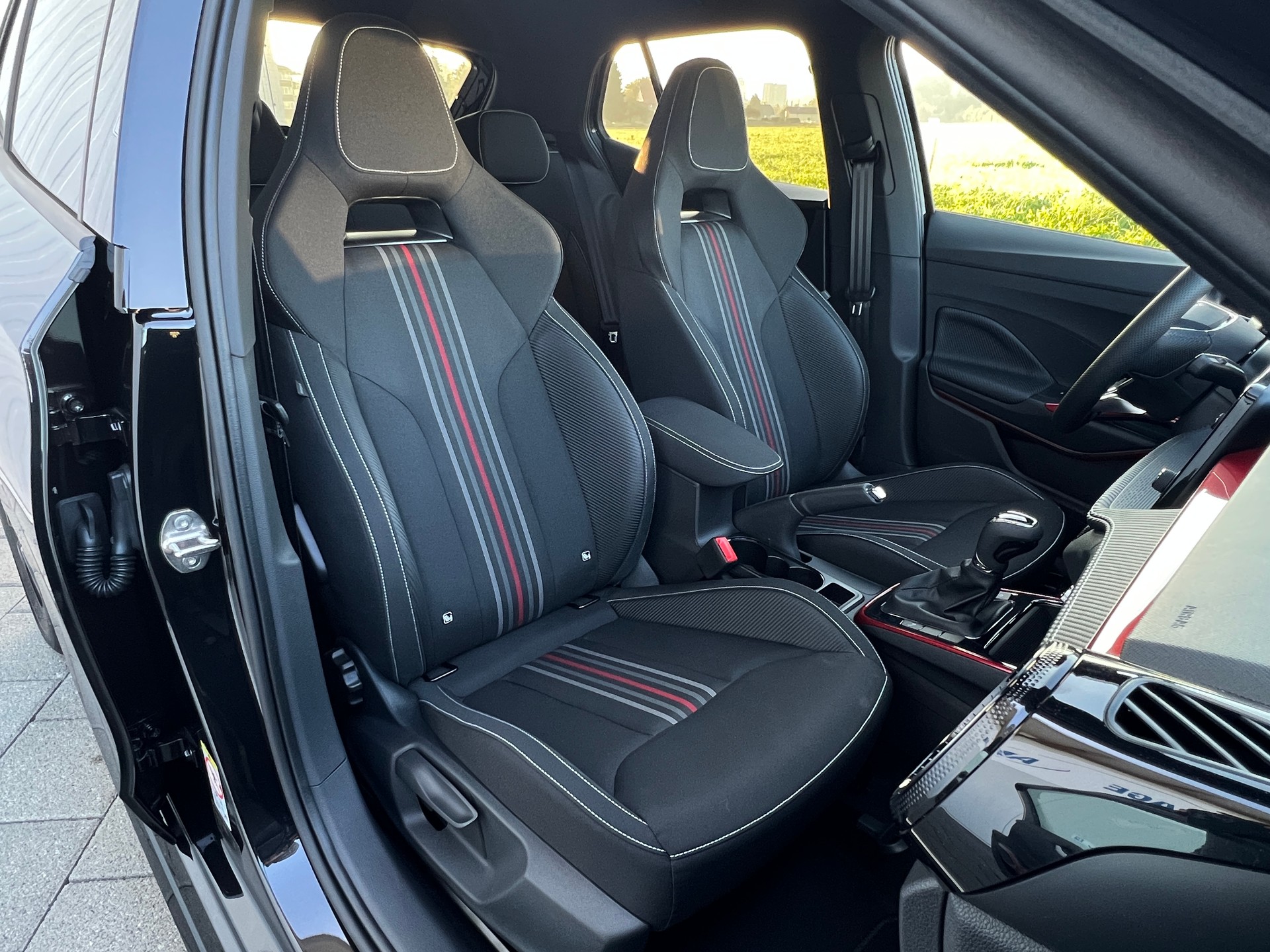 SKODA Fabia 1.5 TSI Monte Carlo DSG / 5Jahre 100000Km Skoda Garantie / Aktion: Gratis Alu-Winterradsatz inklusive!-image-12