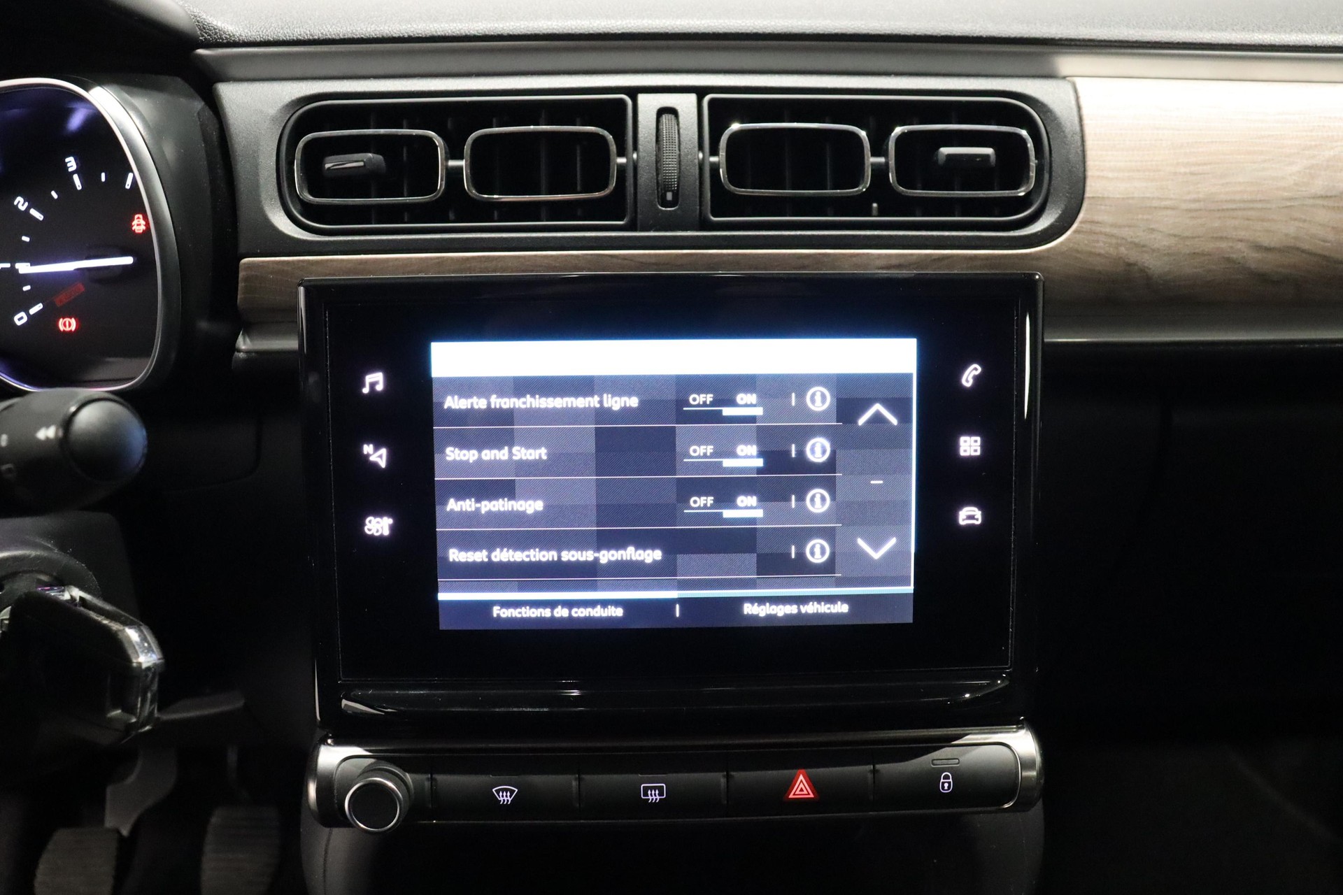 CITROEN C3 1.2 PureTech Swiss Edition+-image-11