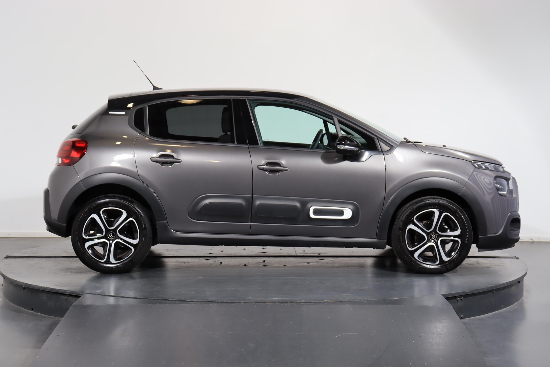 CITROEN C3 1.2 PureTech Swiss Edition+-image-2