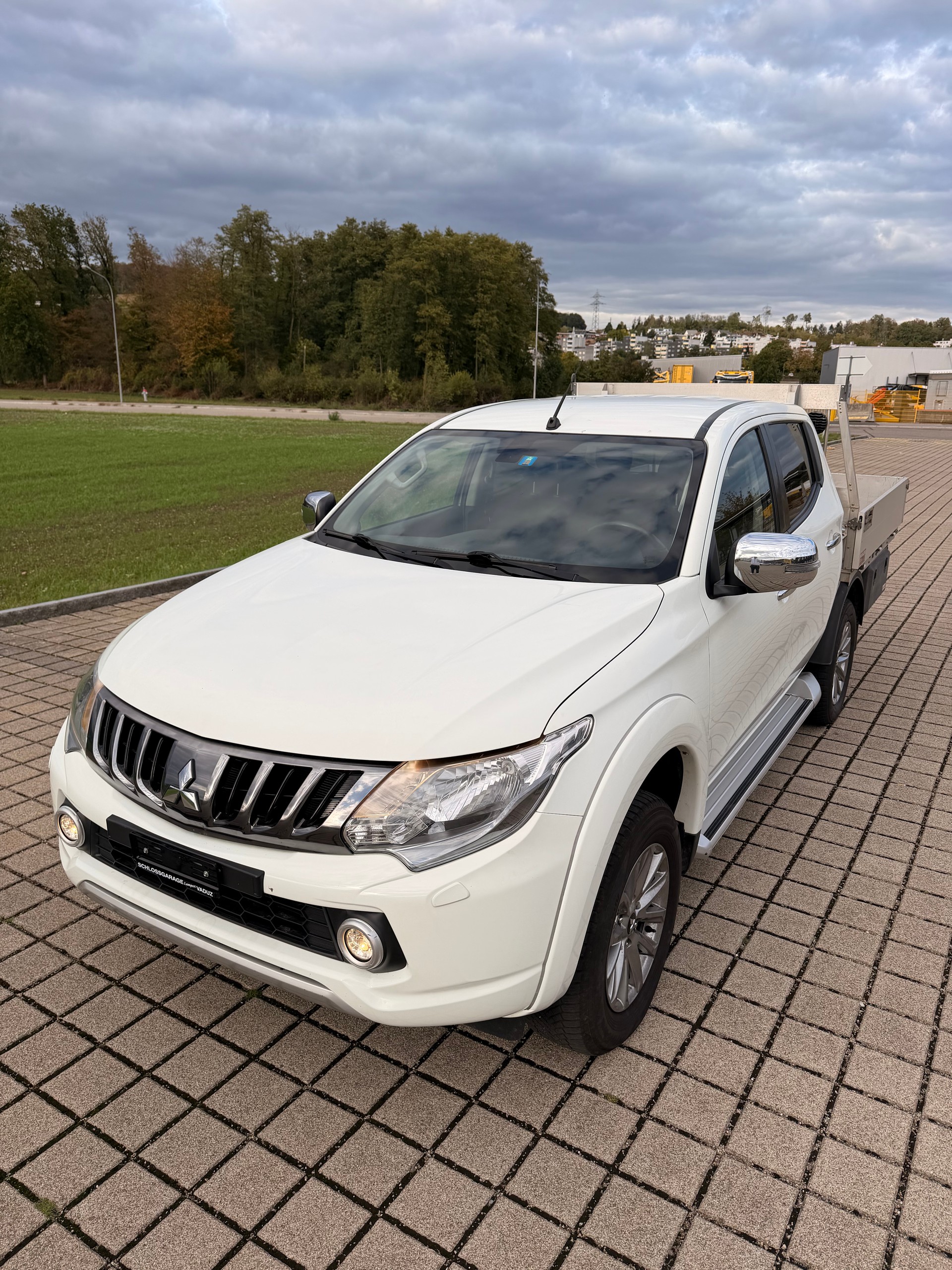 MITSUBISHI L 200 2.4 Style Double Cab **Aluminium-Ladebrücke**Anhängerkupplung 3500 Kg **-image-1