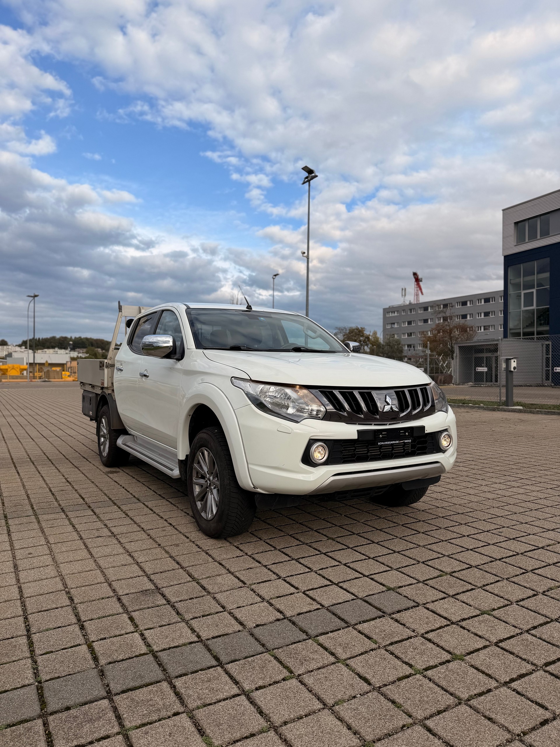 MITSUBISHI L 200 2.4 Style Double Cab **Aluminium-Ladebrücke**Anhängerkupplung 3500 Kg **-image-4