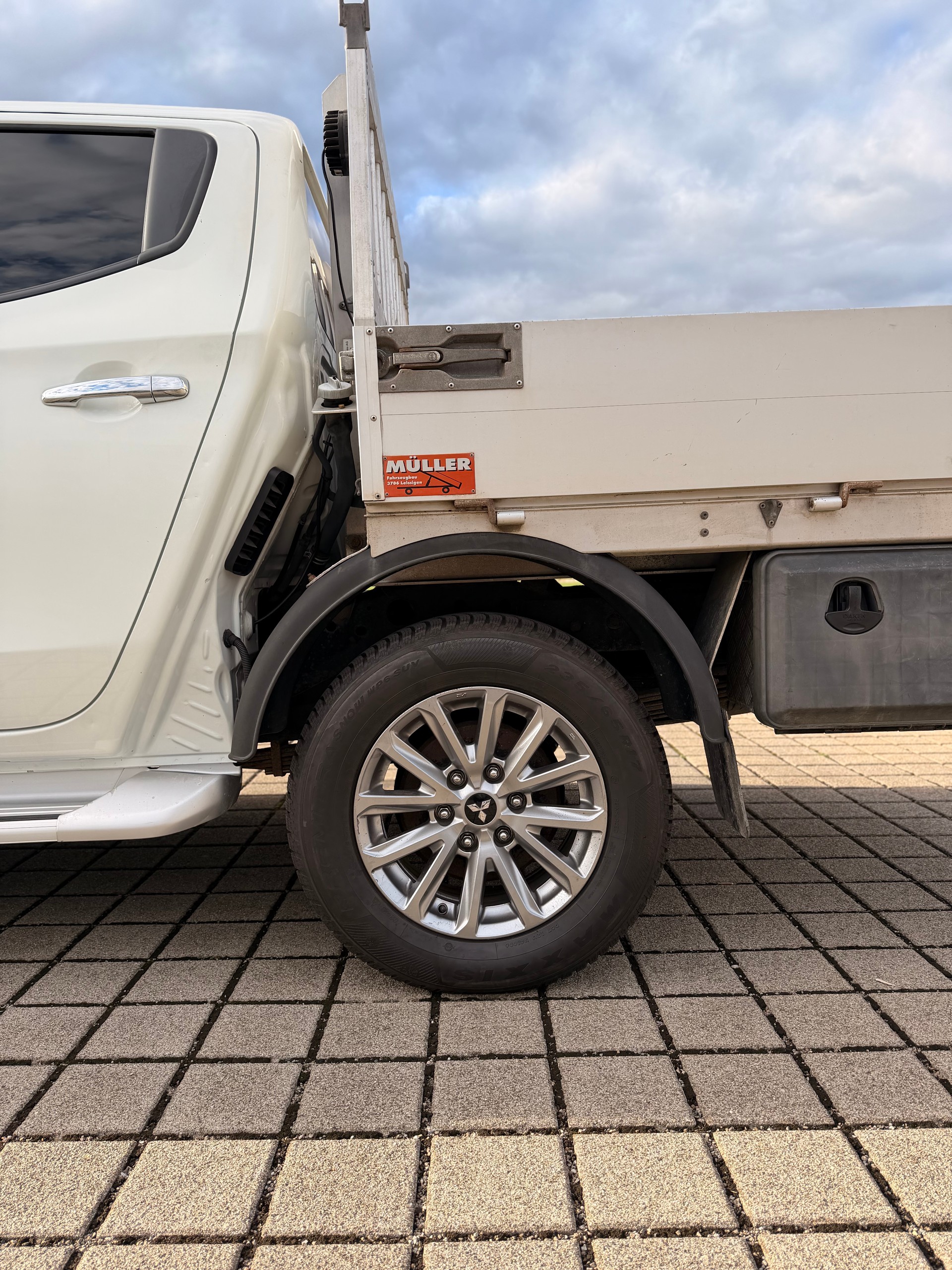 MITSUBISHI L 200 2.4 Style Double Cab **Aluminium-Ladebrücke**Anhängerkupplung 3500 Kg **-image-17